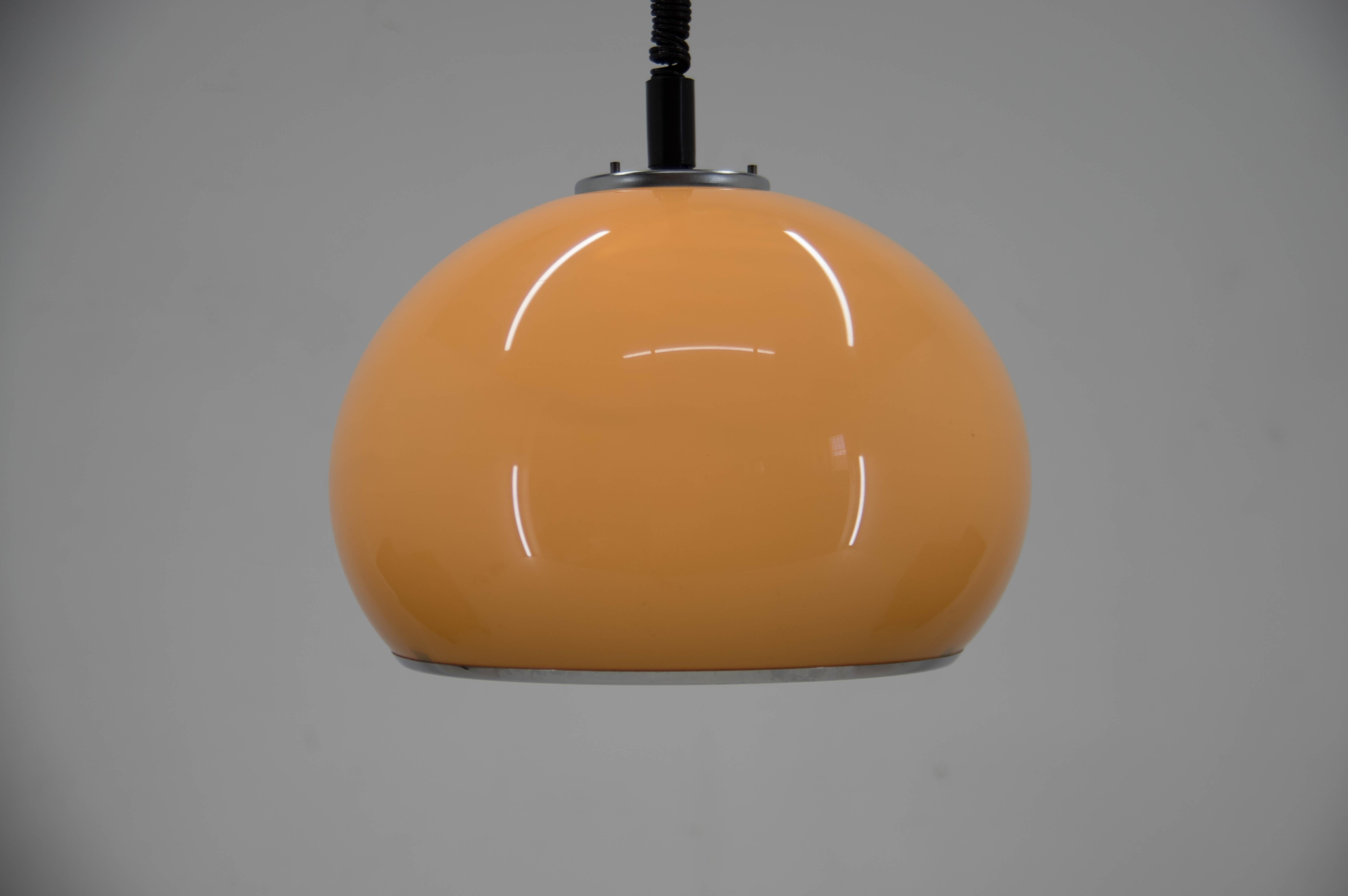 Fin du 20e siècle Pendentif du milieu du siècle dernier conçu par Harvey Guzzini pour Meblo, Italie, 1970 en vente