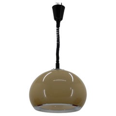 Pendentif du milieu du siècle dernier conçu par Harvey Guzzini pour Meblo, Italie, 1970
