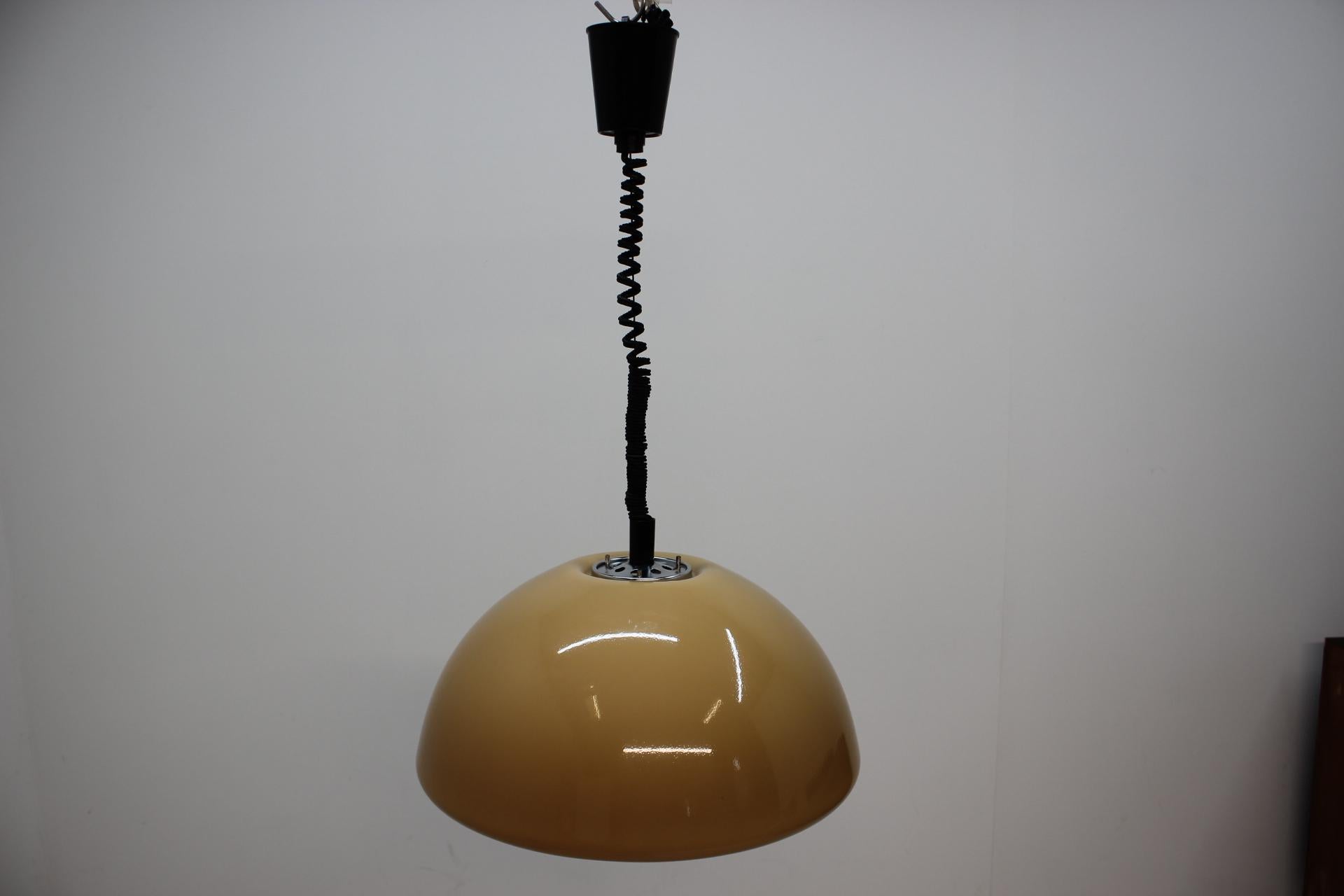 Midcentury Pendant Designed by Harvey Guzzini for Meblo, Space Age, 1970s In Good Condition For Sale In Praha, CZ