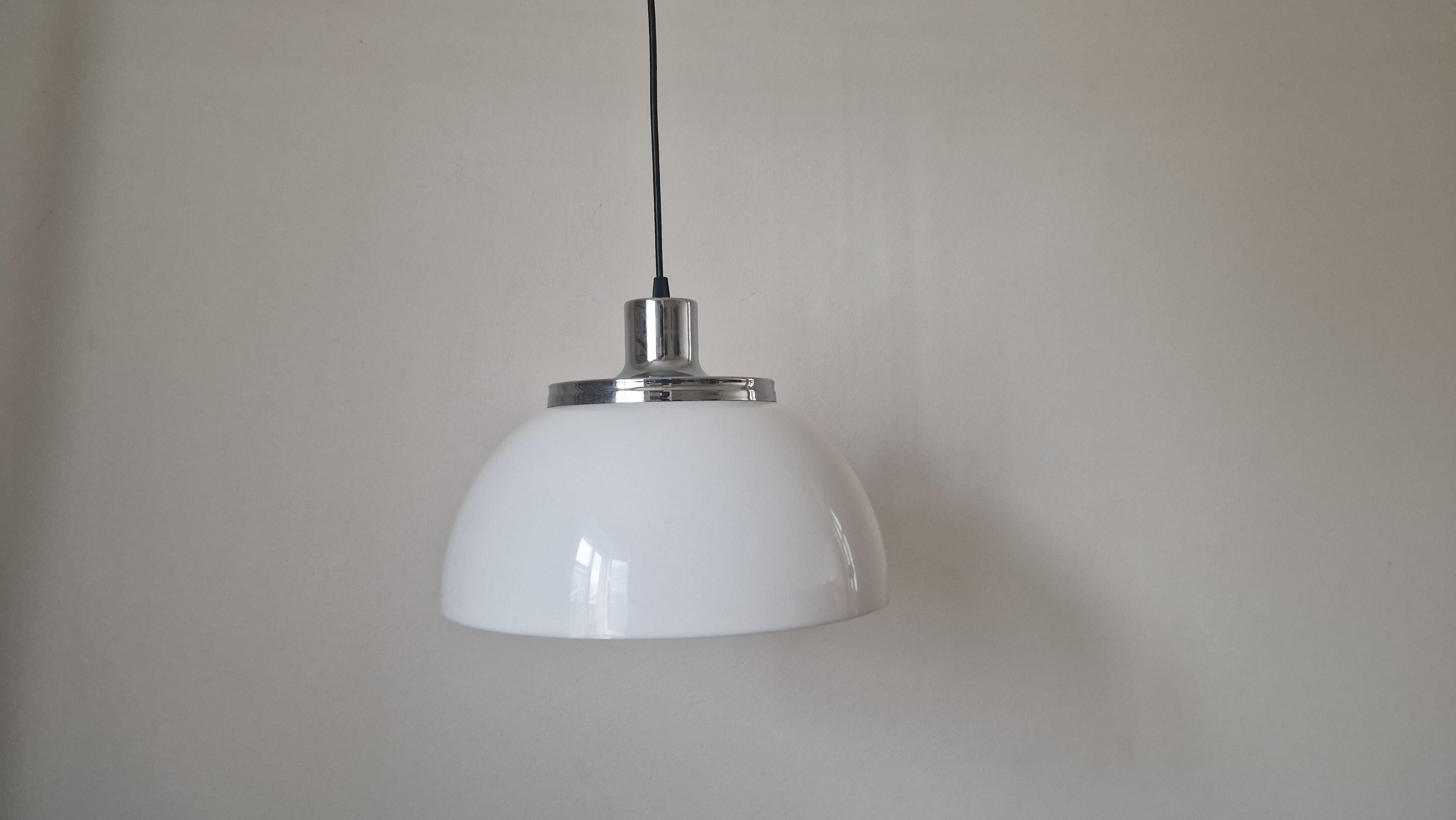 Chrome Lampe à suspension Faro conçue par Luigi Massoni pour Meblo Guzzini, Italie, 1970 en vente