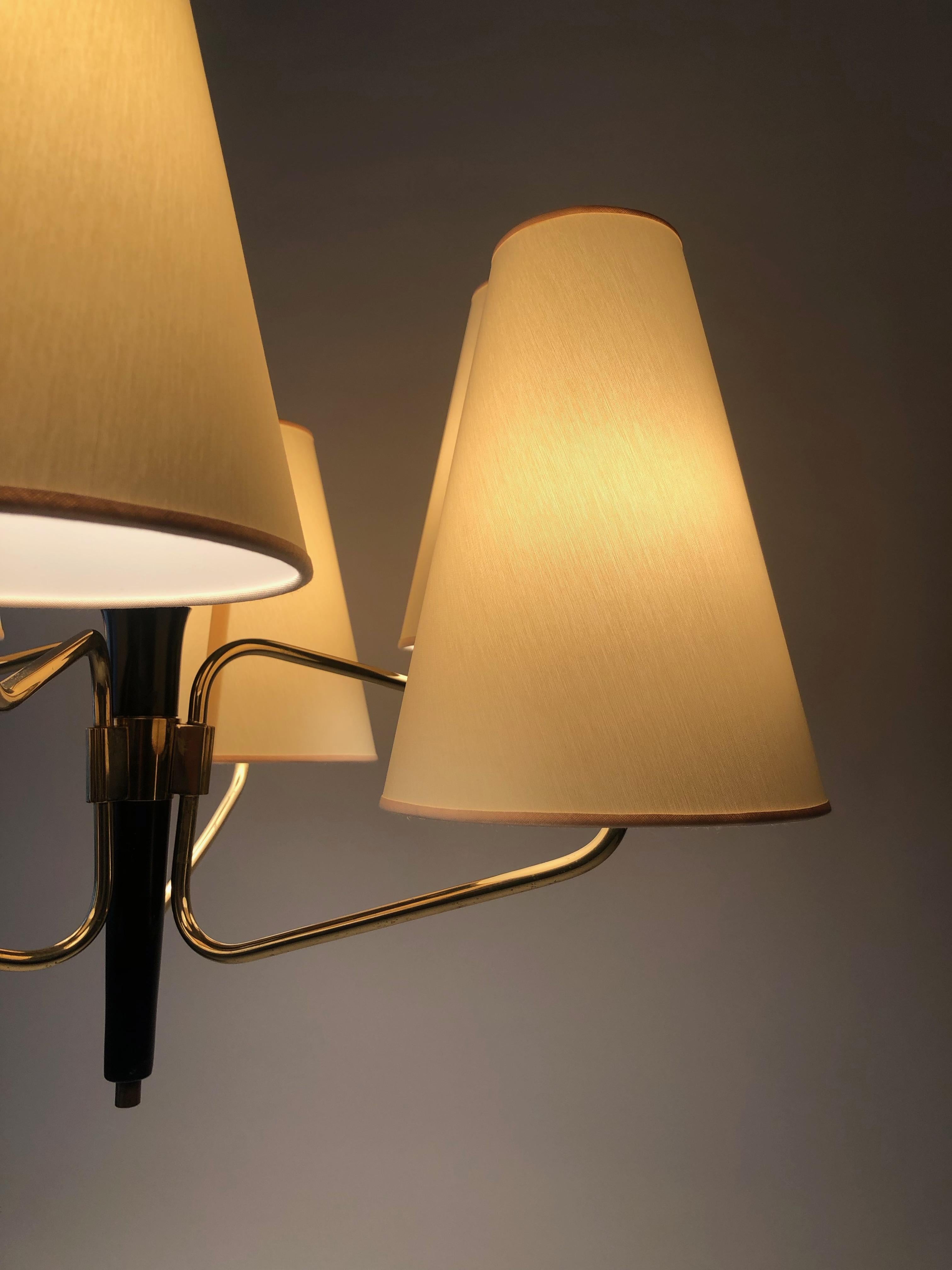 Midcentury Pendant Lamp in Brass from Rupert Nikoll, Austria with 6 Silk Shades For Sale 4