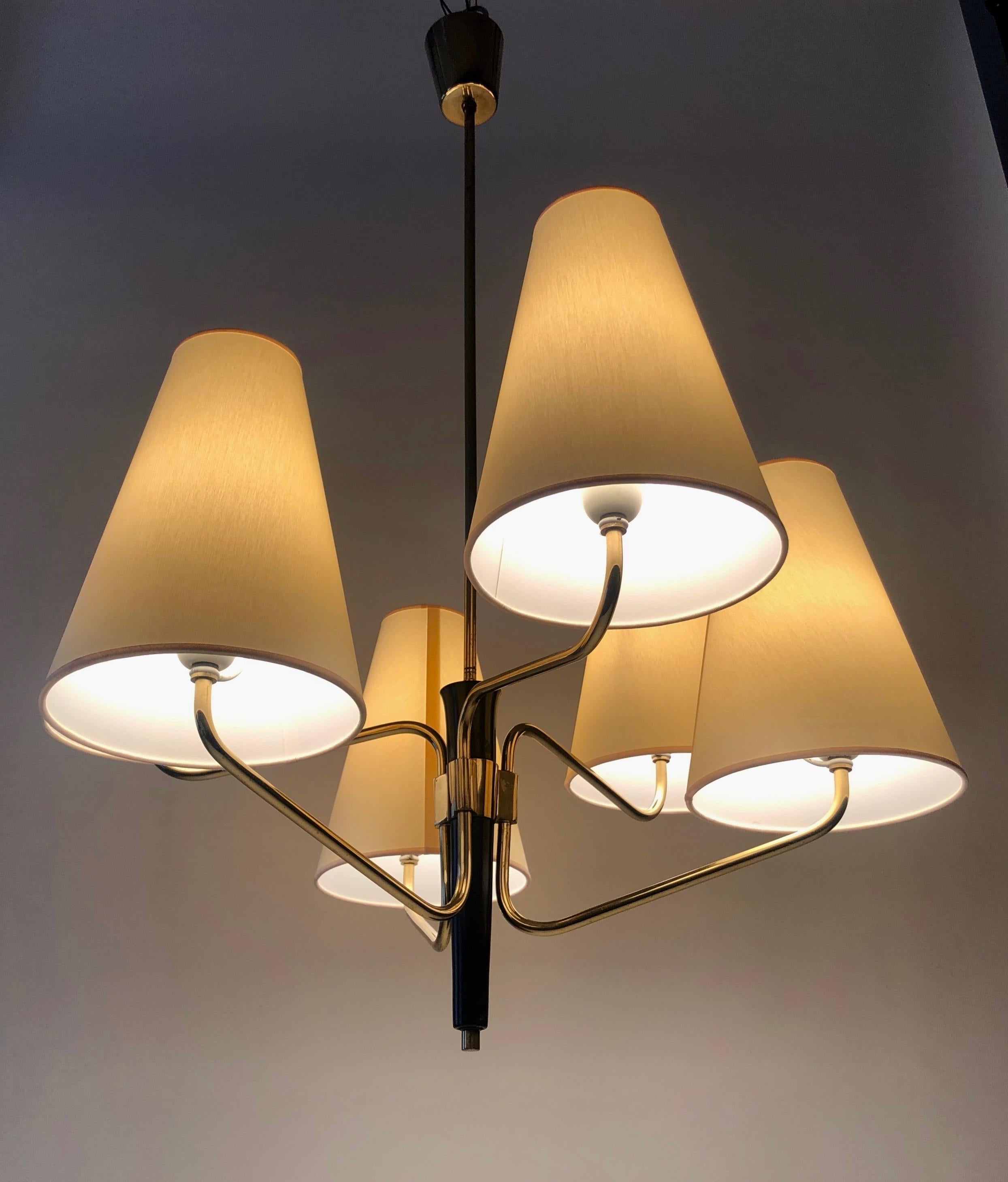Midcentury Pendant Lamp in Brass from Rupert Nikoll, Austria with 6 Silk Shades For Sale 7