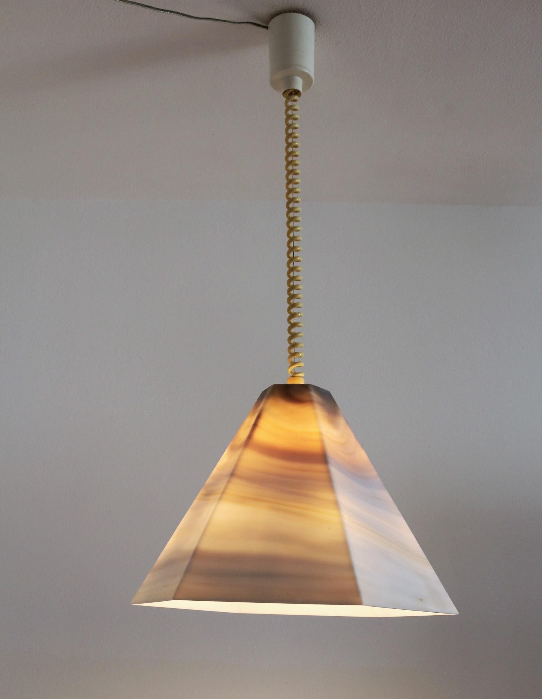 Midcentury Pendant Lamp in Glass with Marble Effect and Curly Cable, 1970s For Sale 3