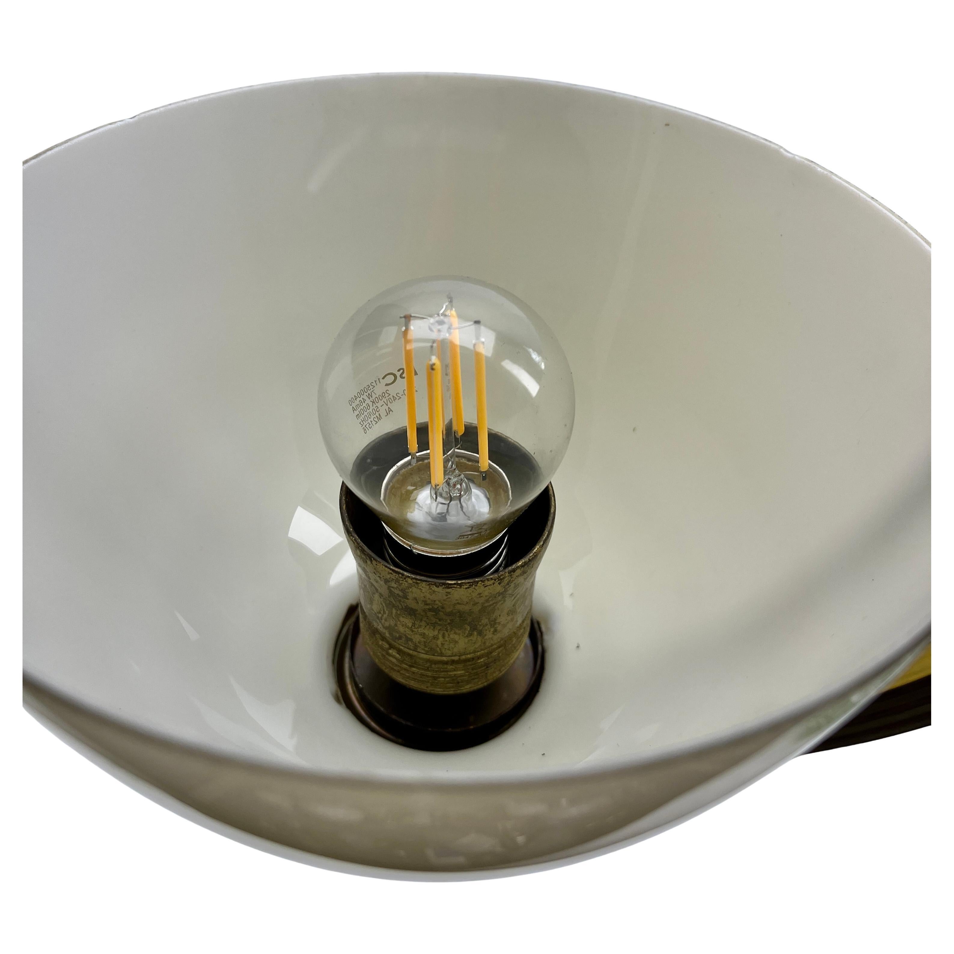 Lampada a sospensione Midcentury Lobby Light in ottone e paralume opalino, anni '50 in vendita 3