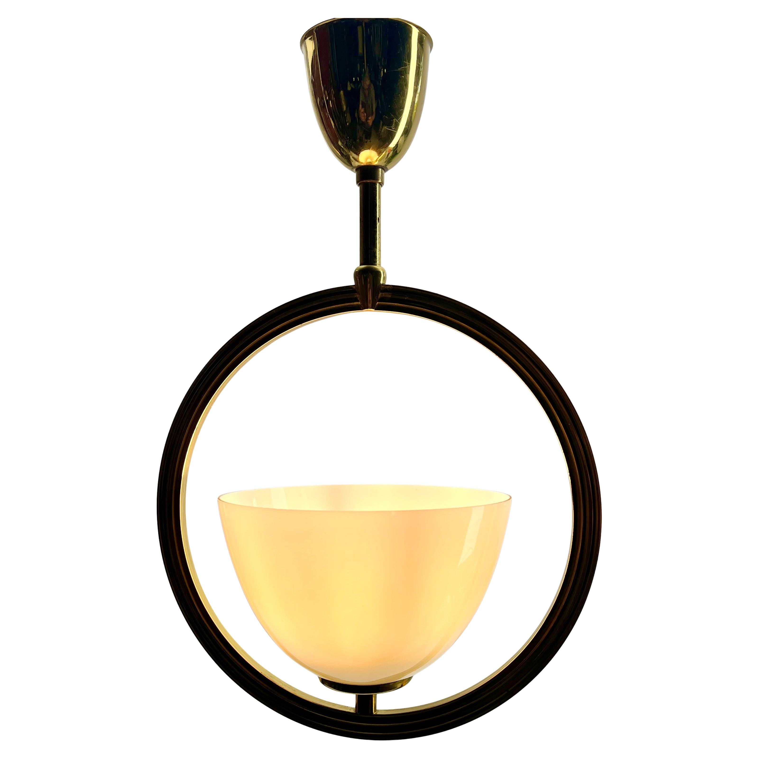 Lampada a sospensione Midcentury Lobby Light in ottone e paralume opalino, anni '50 in vendita 4