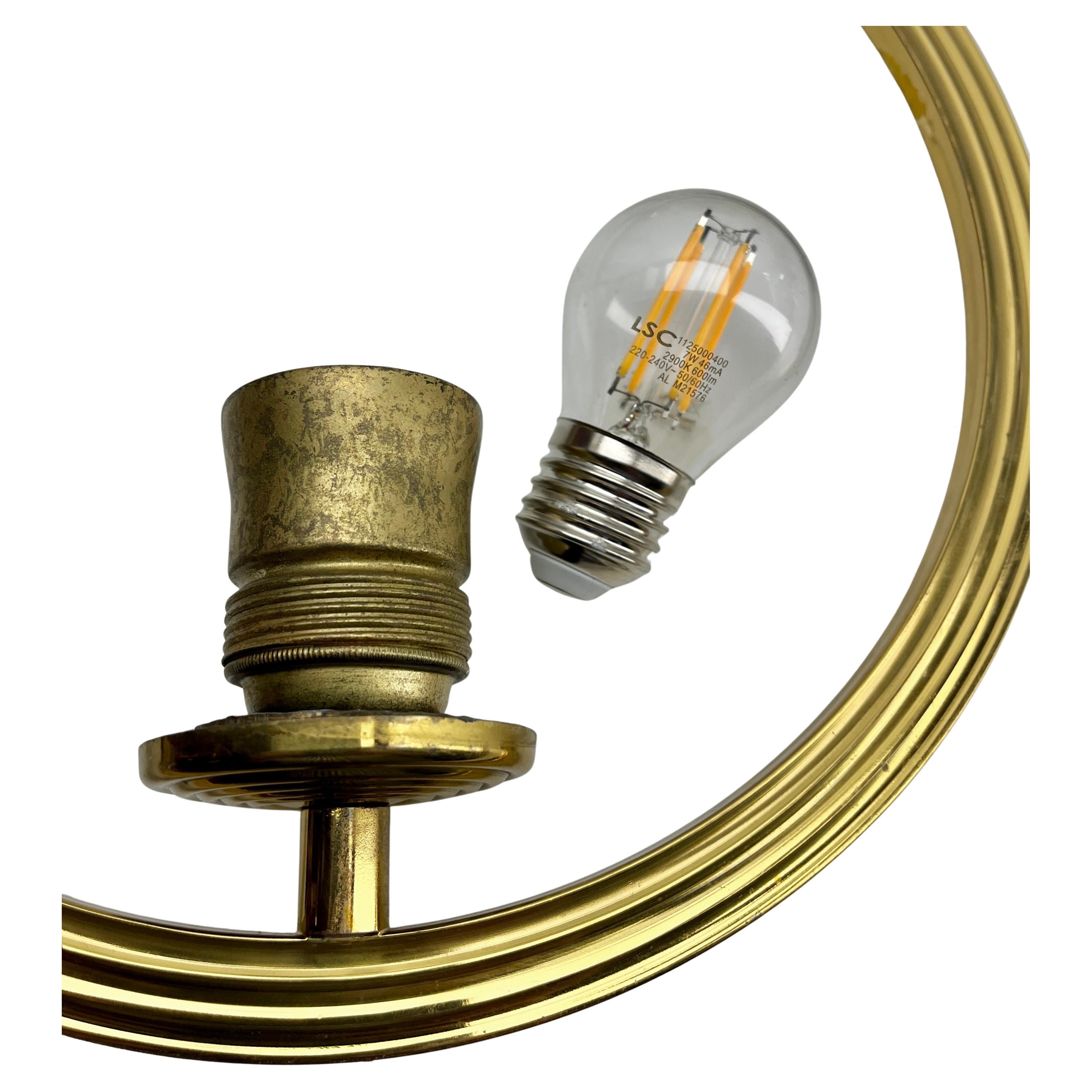 Mid-Century moderno Lampada a sospensione Midcentury Lobby Light in ottone e paralume opalino, anni '50 in vendita