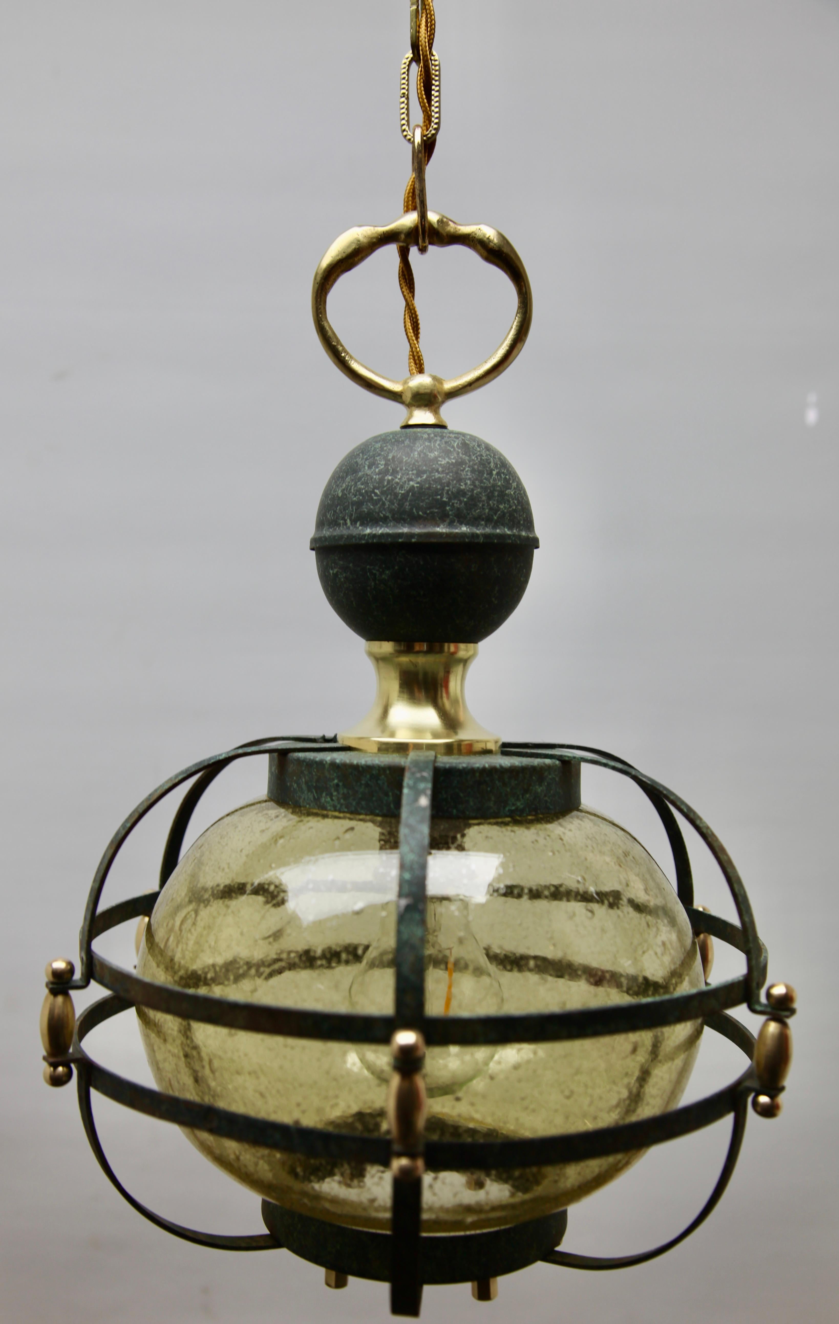 Lampe à suspension mi-siècle moderne, abat-jour en métal et verre Forget Bon état - En vente à Verviers, BE