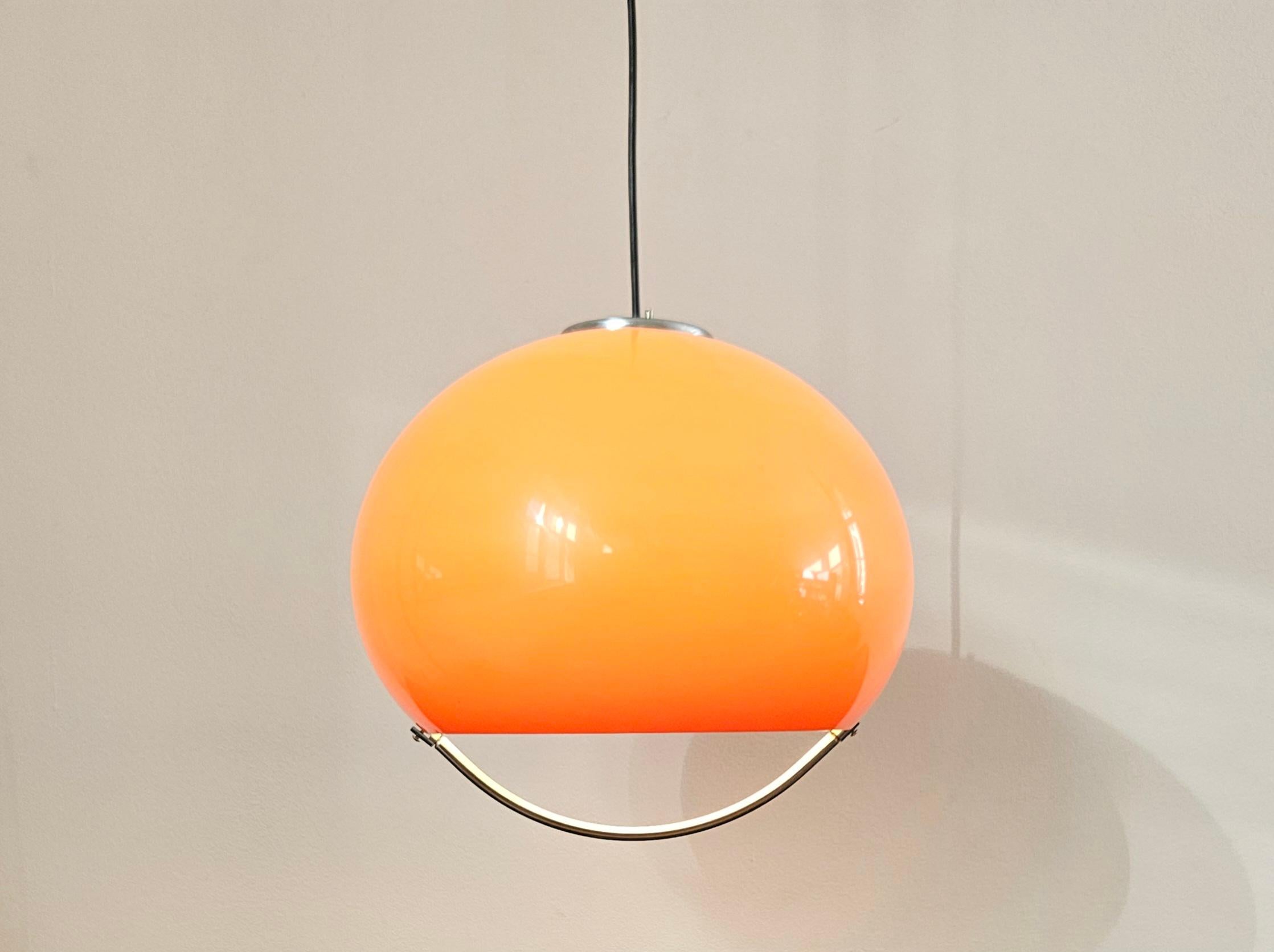 Midcentury Pendelleuchte Meblo, Harvey Guzzini, Space Age, Italien, 1970er Jahre im Angebot 2