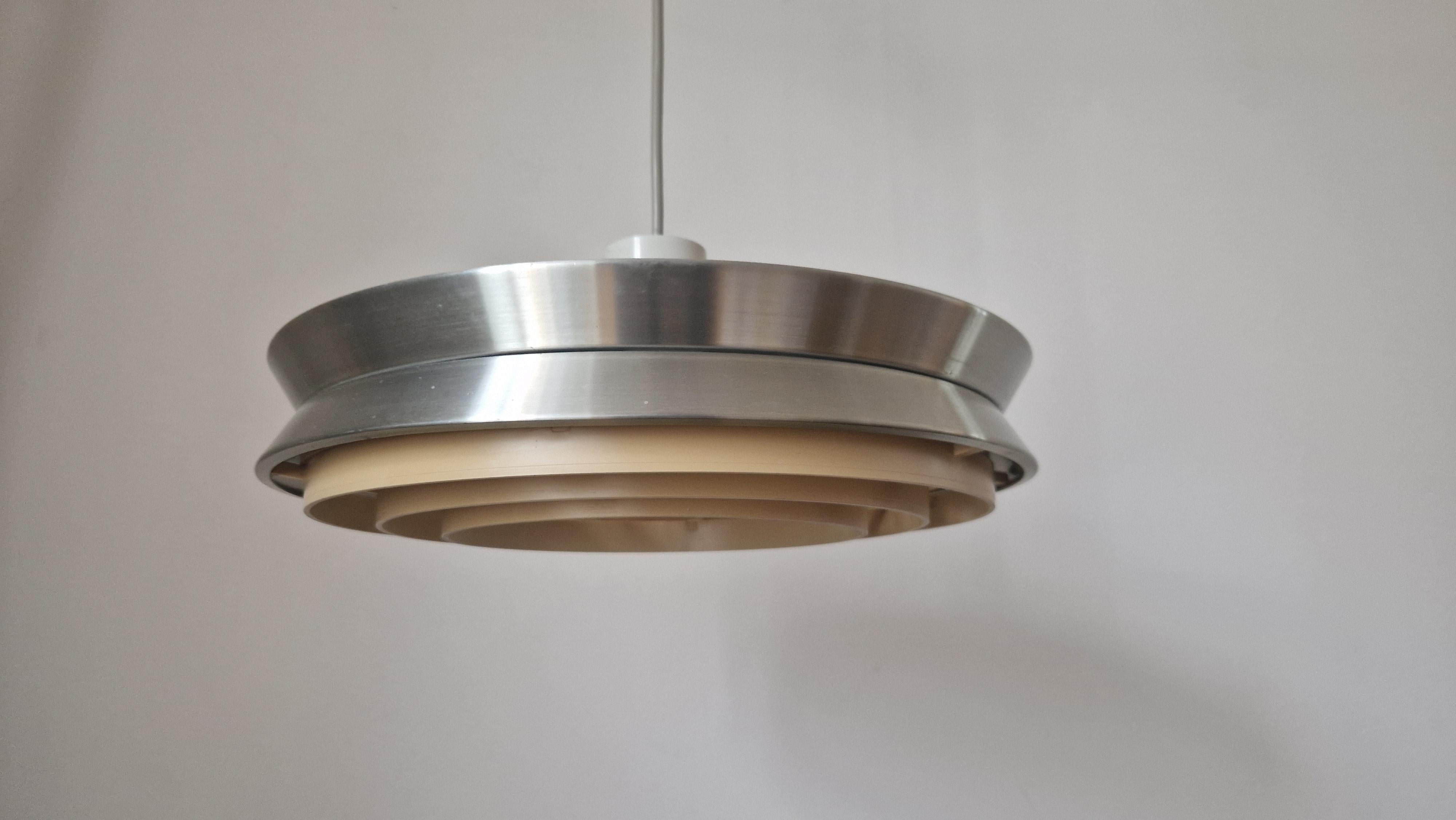 Ciondolo UFO di metà secolo nello stile di Jo Hammerborg, Danimarca, anni '70 in vendita 4