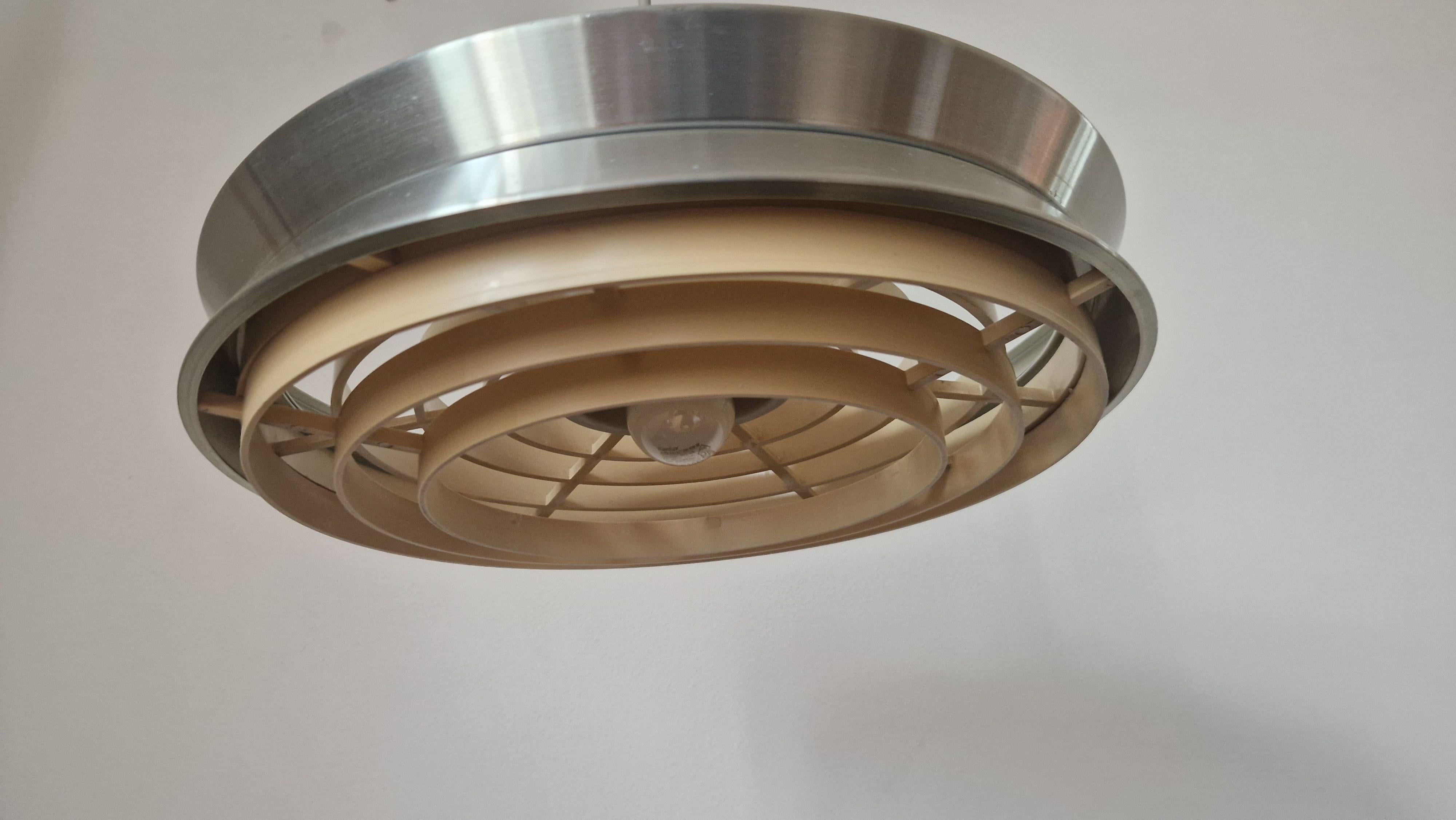 Ciondolo UFO di metà secolo nello stile di Jo Hammerborg, Danimarca, anni '70 in vendita 5