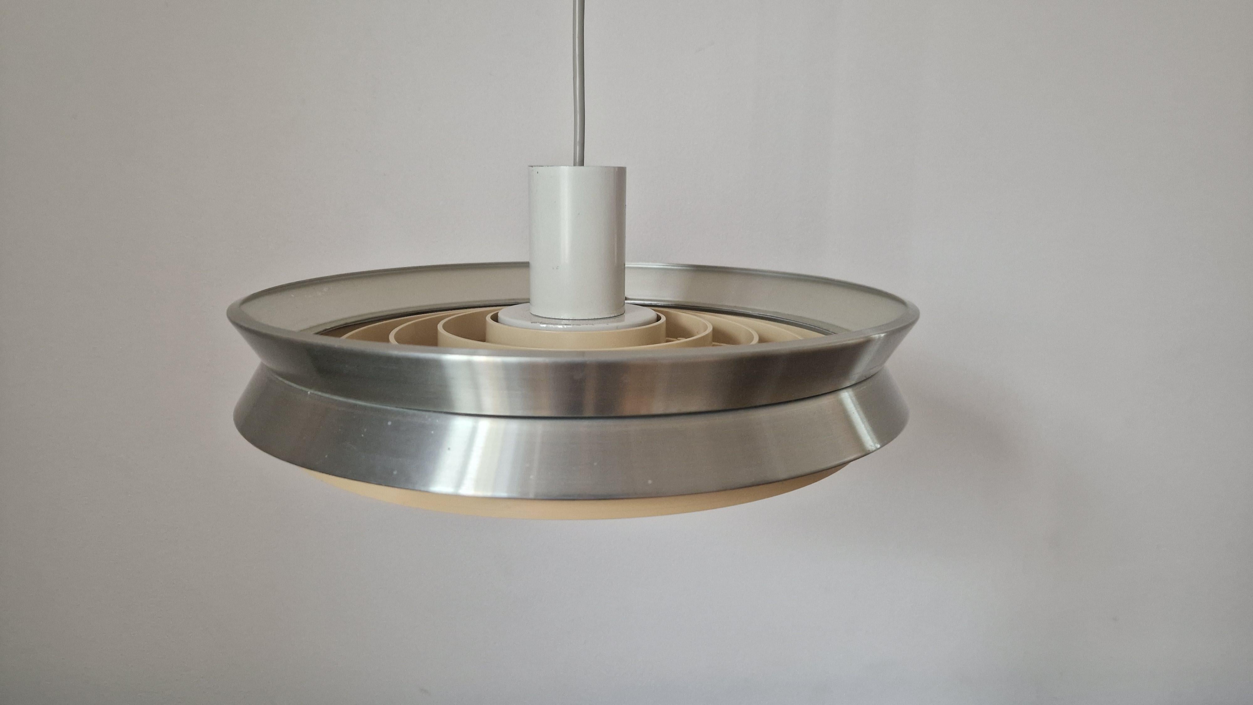 Ciondolo UFO di metà secolo nello stile di Jo Hammerborg, Danimarca, anni '70 in vendita 8