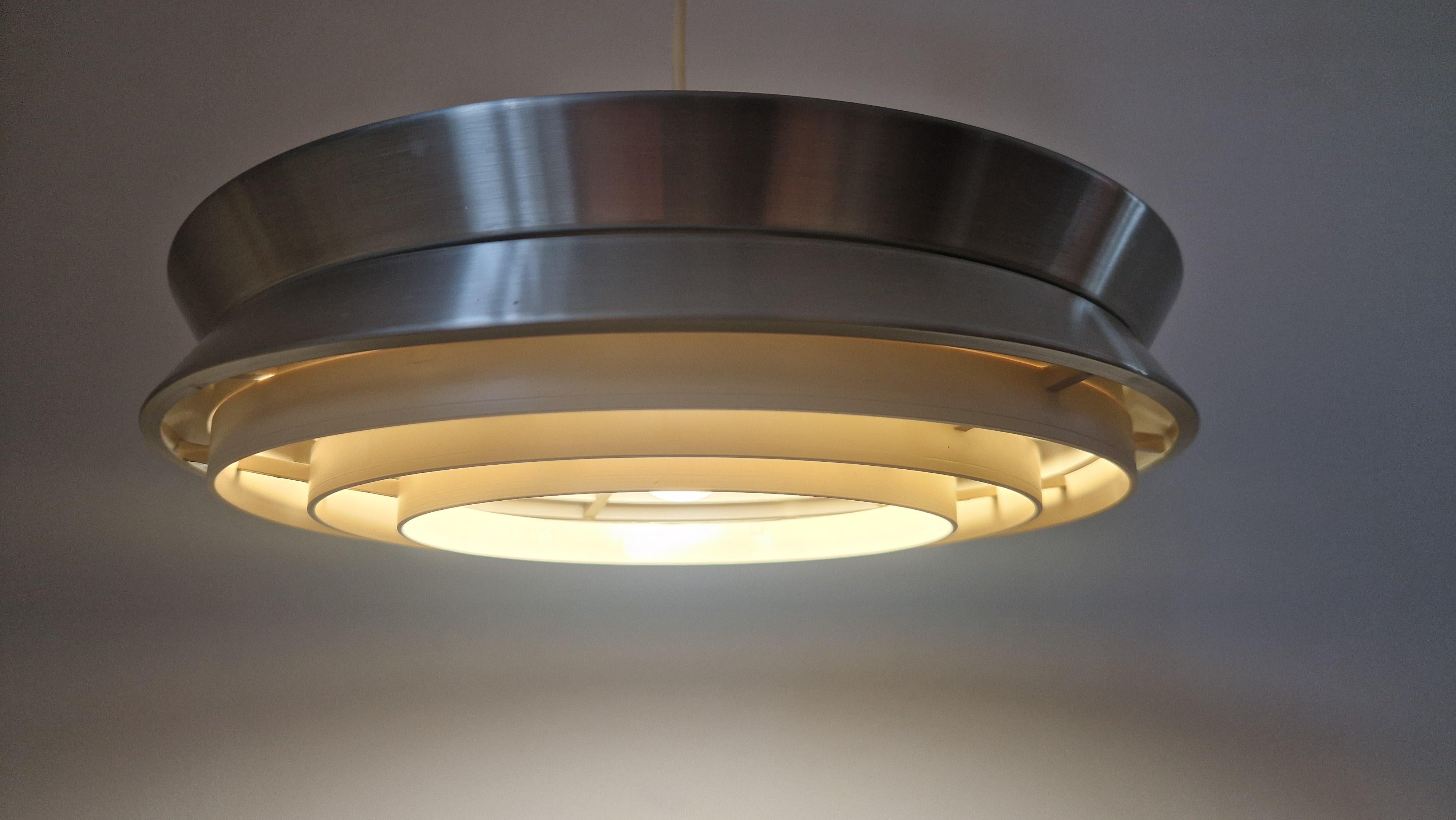 Ciondolo UFO di metà secolo nello stile di Jo Hammerborg, Danimarca, anni '70 in vendita 2