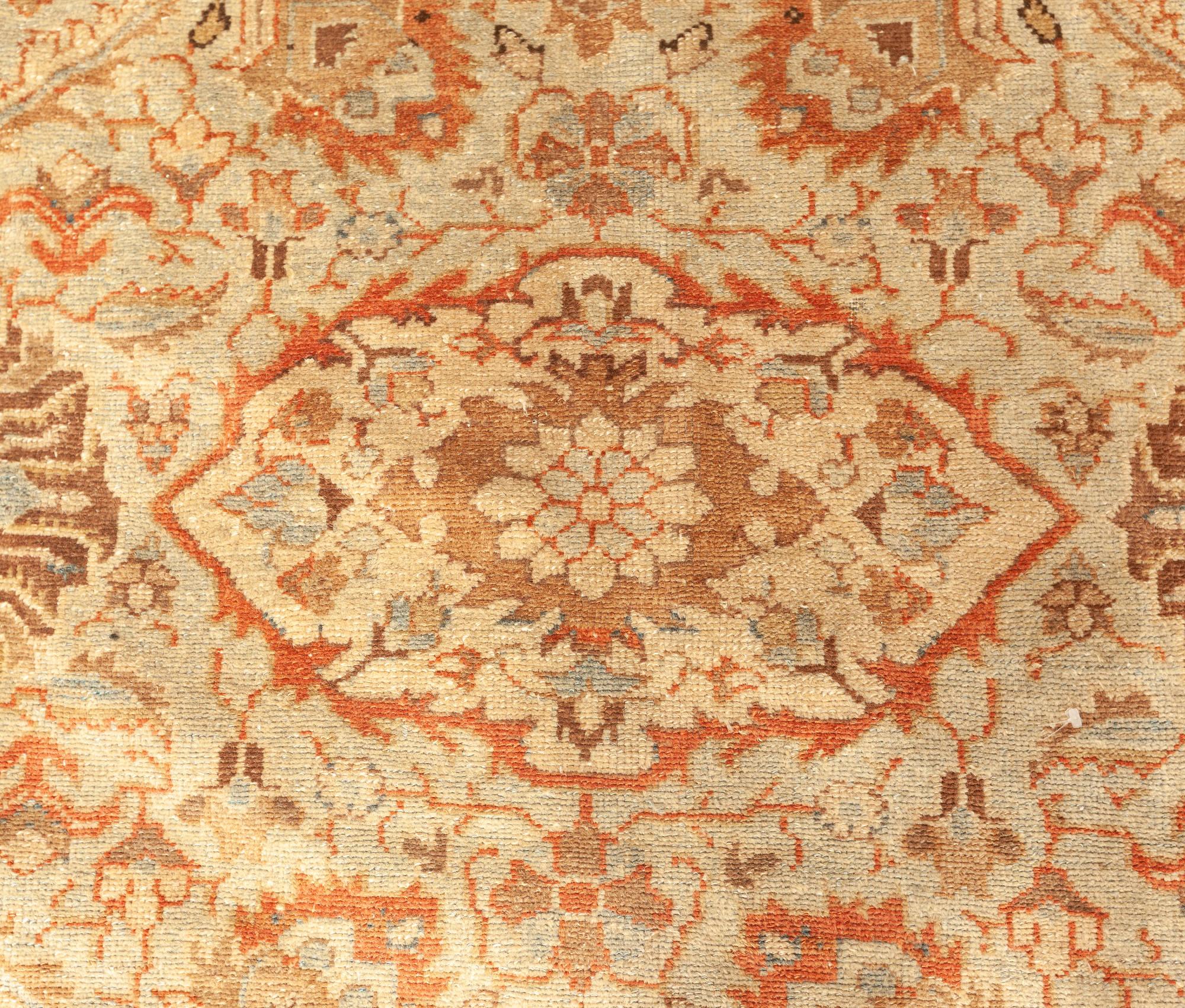 Perse Tapis persan Sultanabad Botanic fait à la main Doris Leslie Blau, milieu du siècle dernier en vente