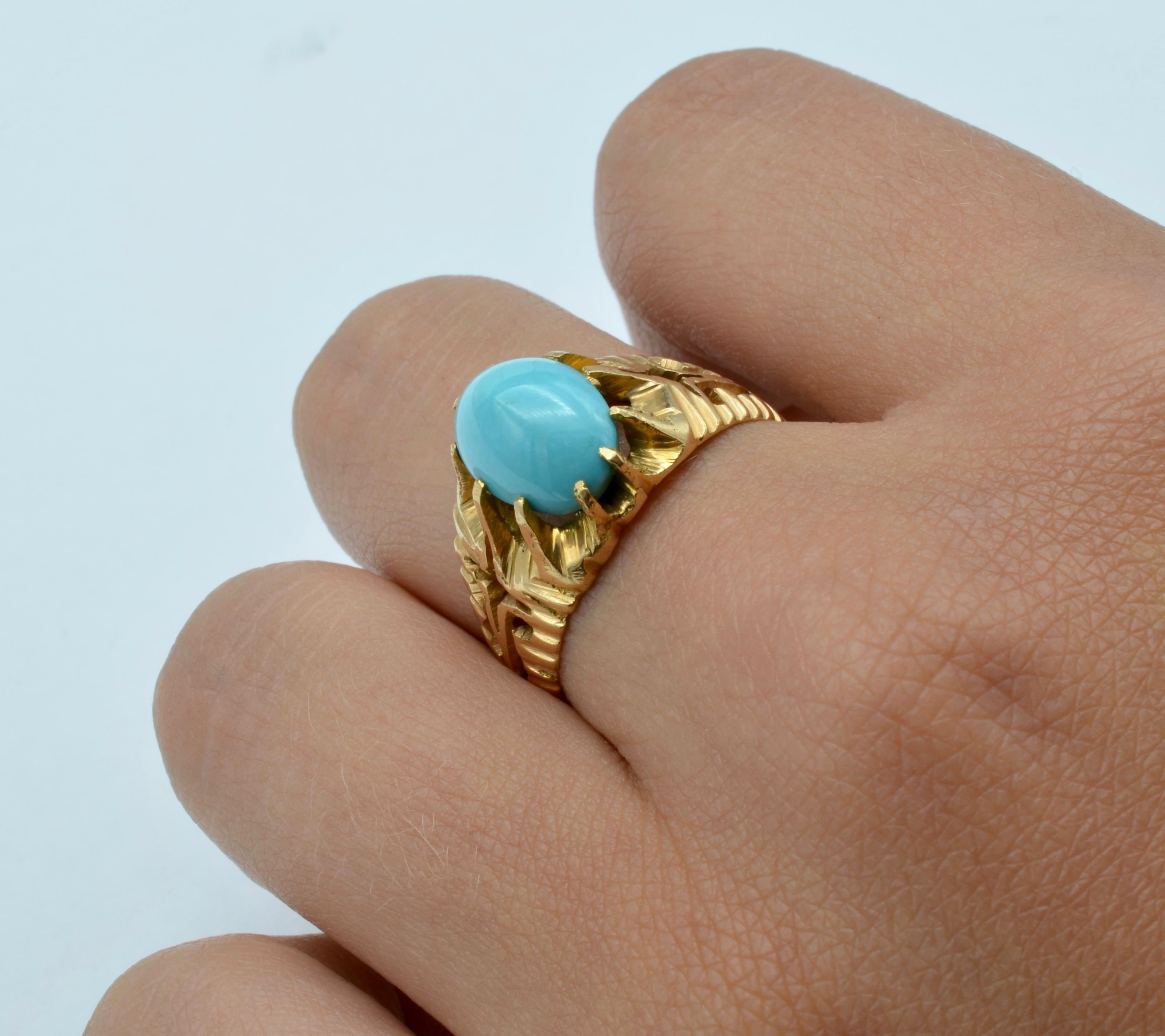 Women's or Men's Midcentury Persian Turquoise and 18 Karat Gold Ring For Sale