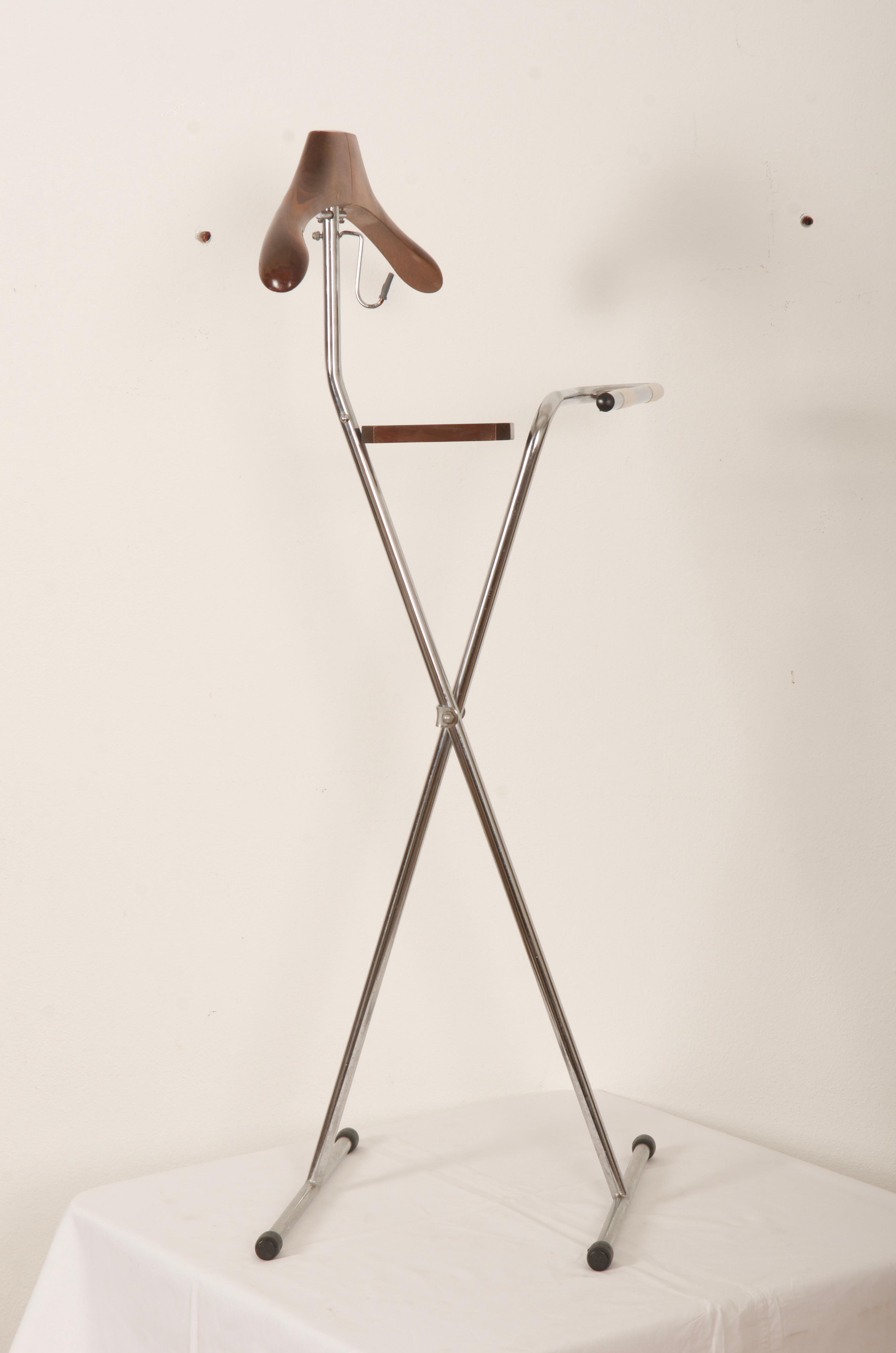 Valets personnels du milieu du siècle en bois et chrome en vente 6