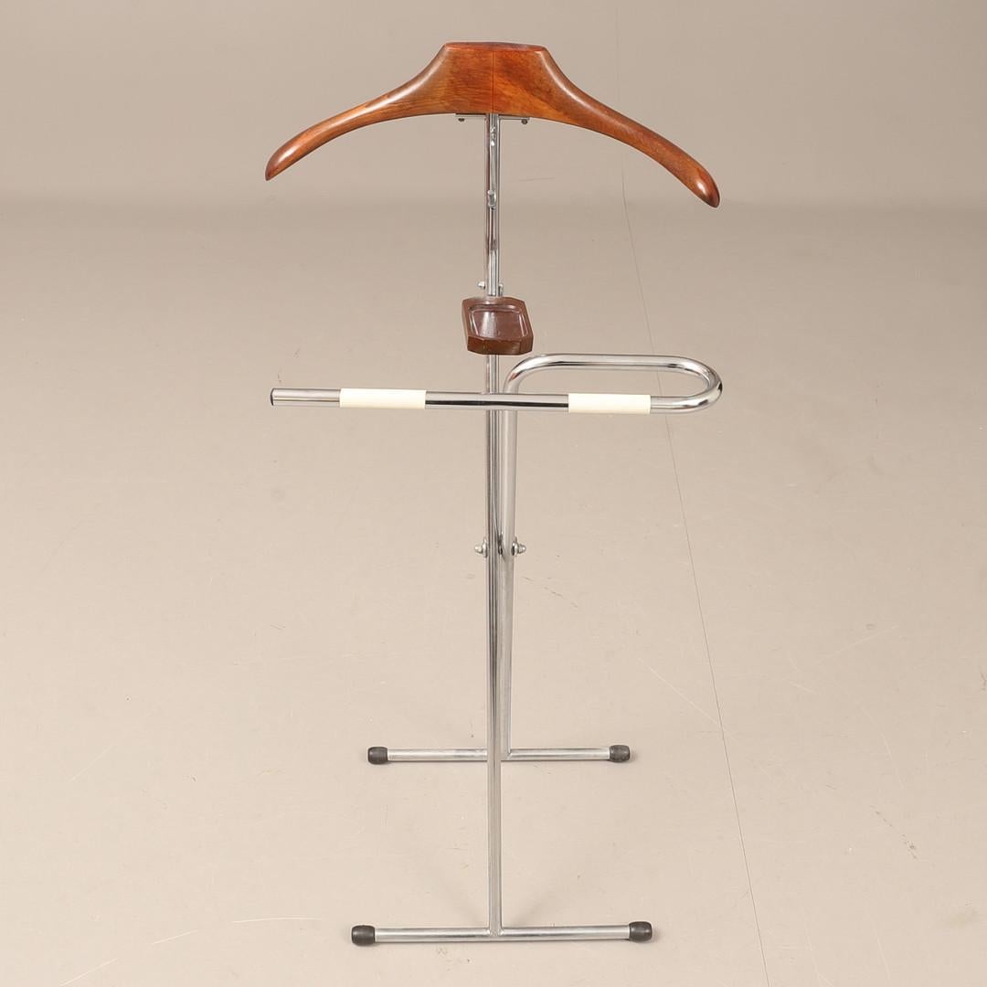Mid-Century Modern Mid-Century Personal Valets Wood and Chrome For Sale