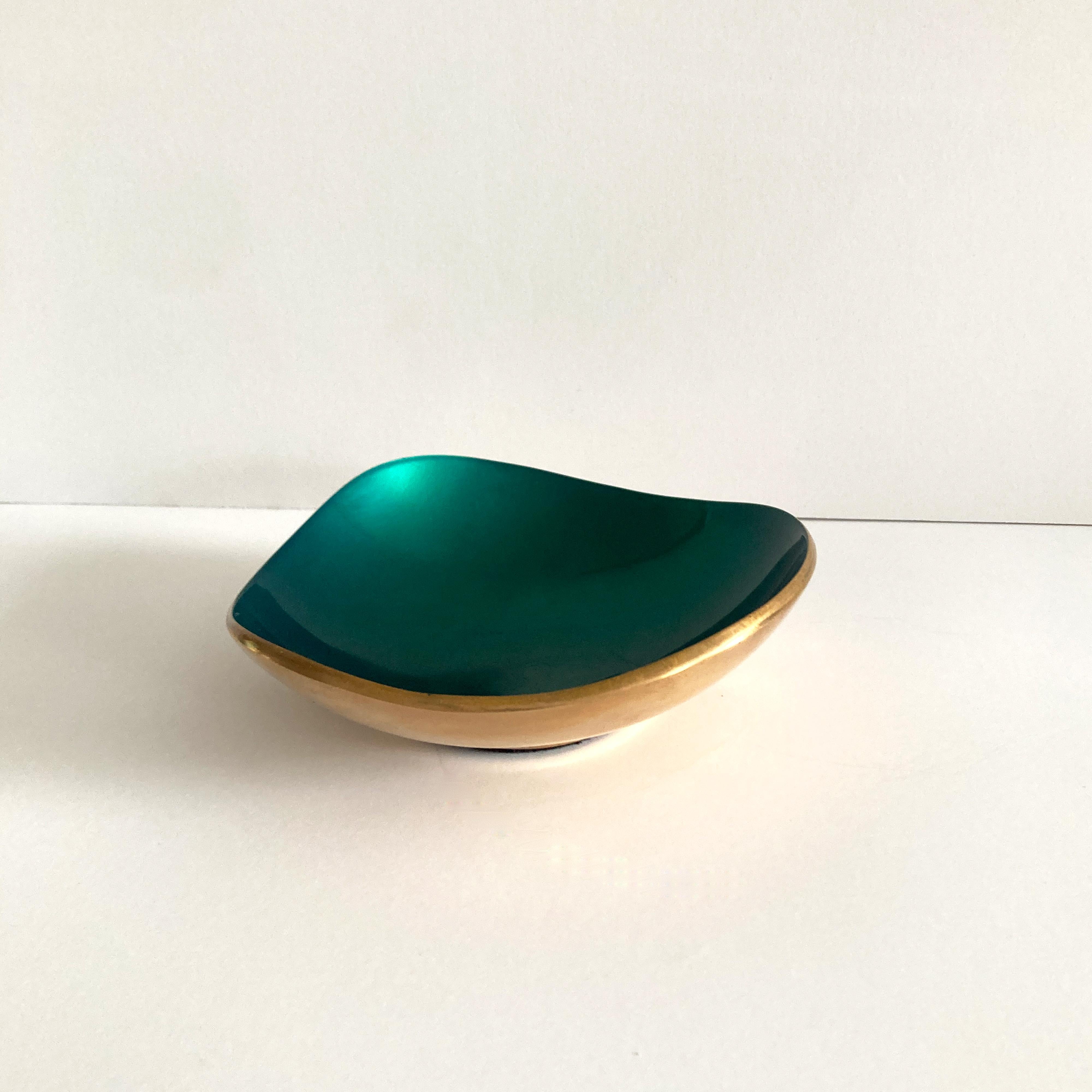 Midcentury Petite Green Enameled Brass Bowl In Good Condition For Sale In New York, NY