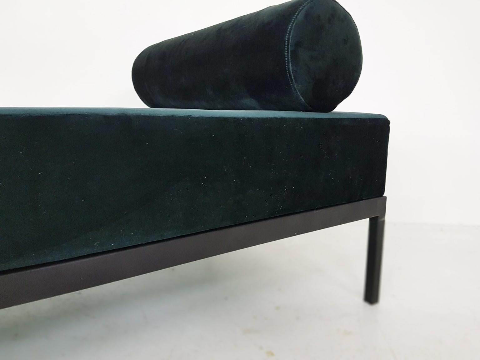 Midcentury Petrol Velvet and Metal Daybed, the Netherlands, 1960s For Sale 3