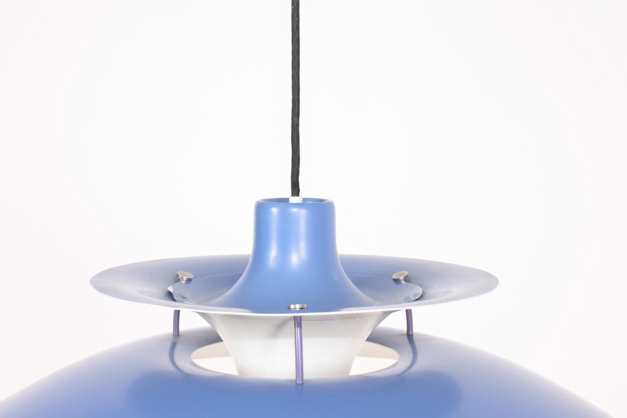 Pendant in painted metal, designed in 1958 by Poul Henningsen for Louis Poulsen, Denmark. Great original condition.