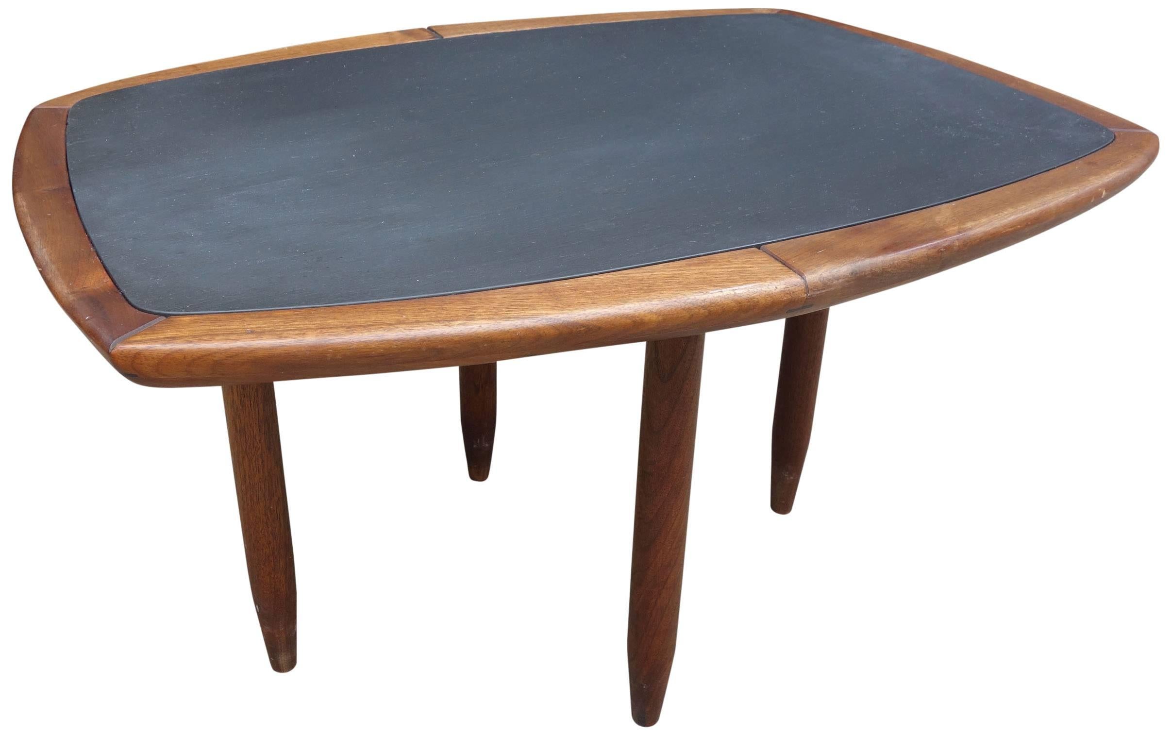 Ardoise Table d'extrémité ou table d'appoint Phillip Lloyd du milieu du siècle dernier en vente