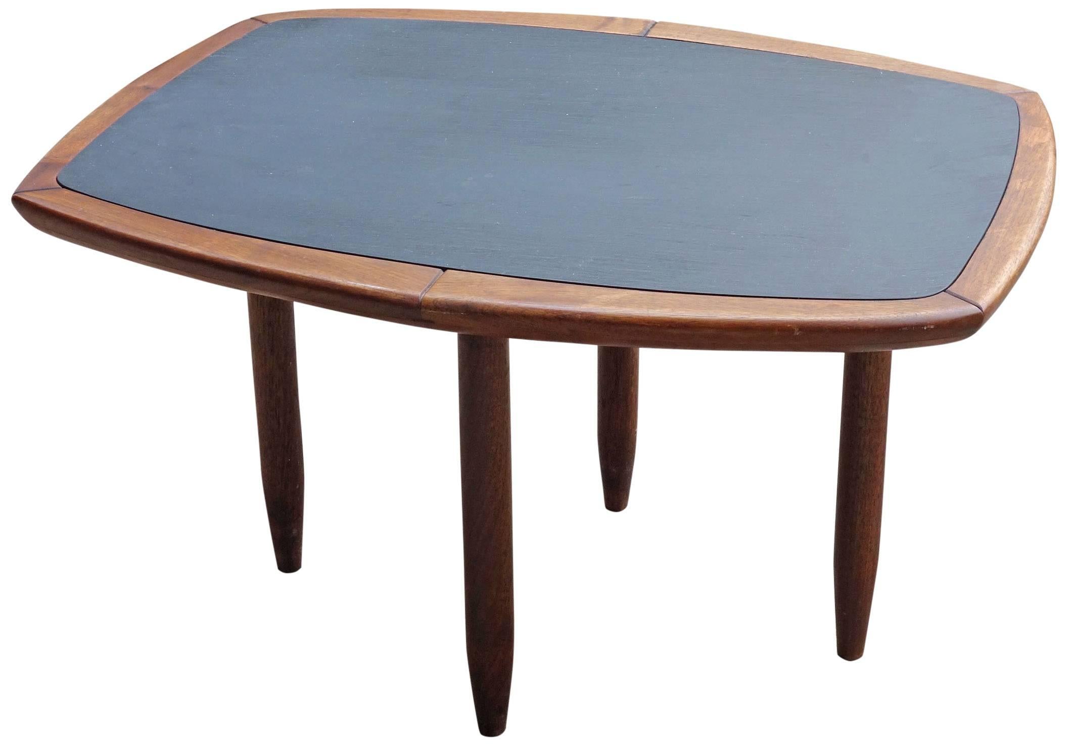 Table d'extrémité ou table d'appoint Phillip Lloyd du milieu du siècle dernier en vente 3