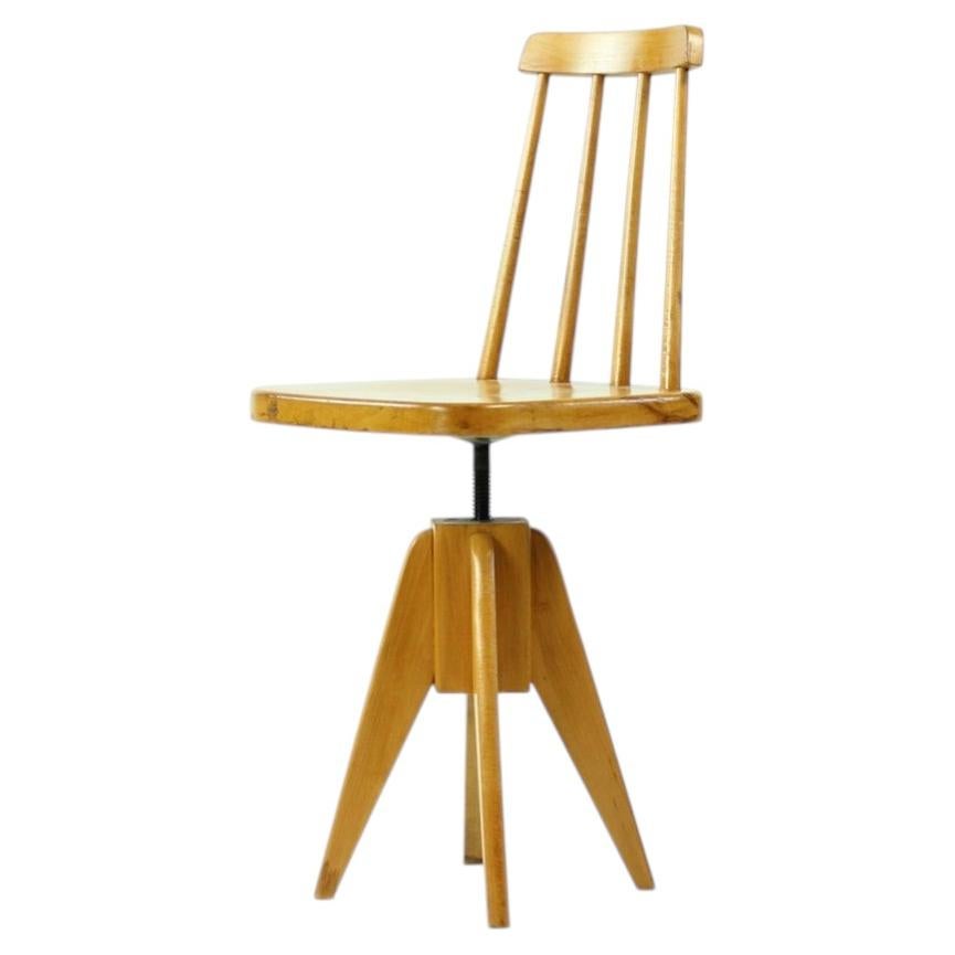 Tabouret pivotant avec dossier, Tchécoslovaquie, années 1960 en vente