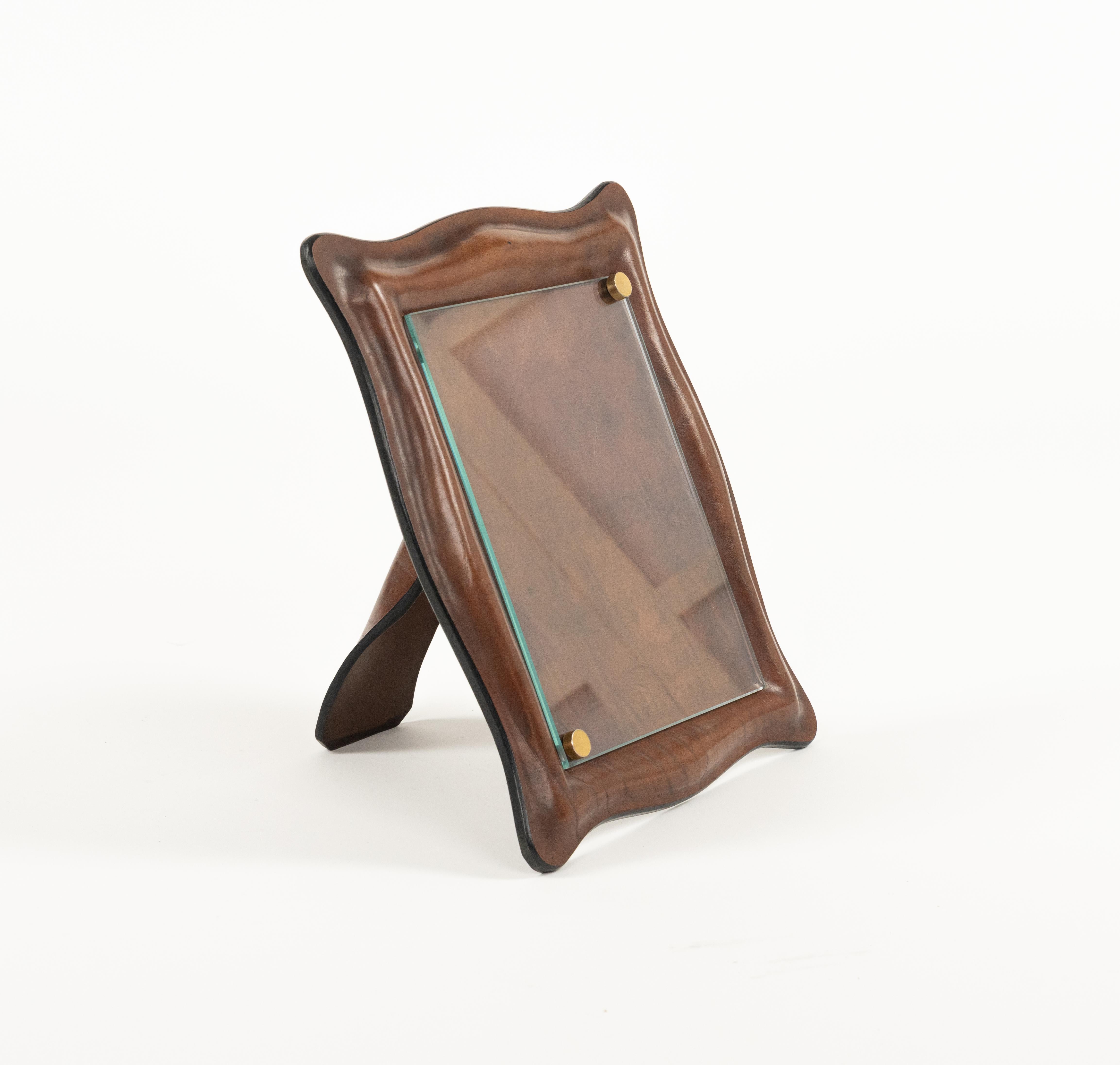 Métal Cadres du milieu du siècle dernier en cuir et verre incurvés, Italie, années 1970 en vente