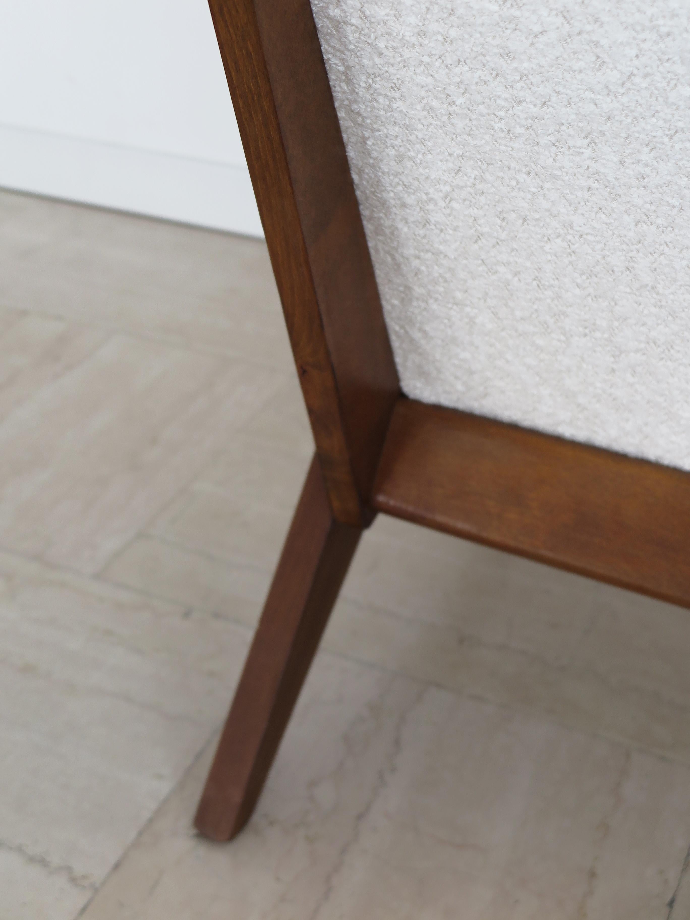 Fauteuils en bois et tissu français de style Pierre Jeanneret 1950s en vente 4