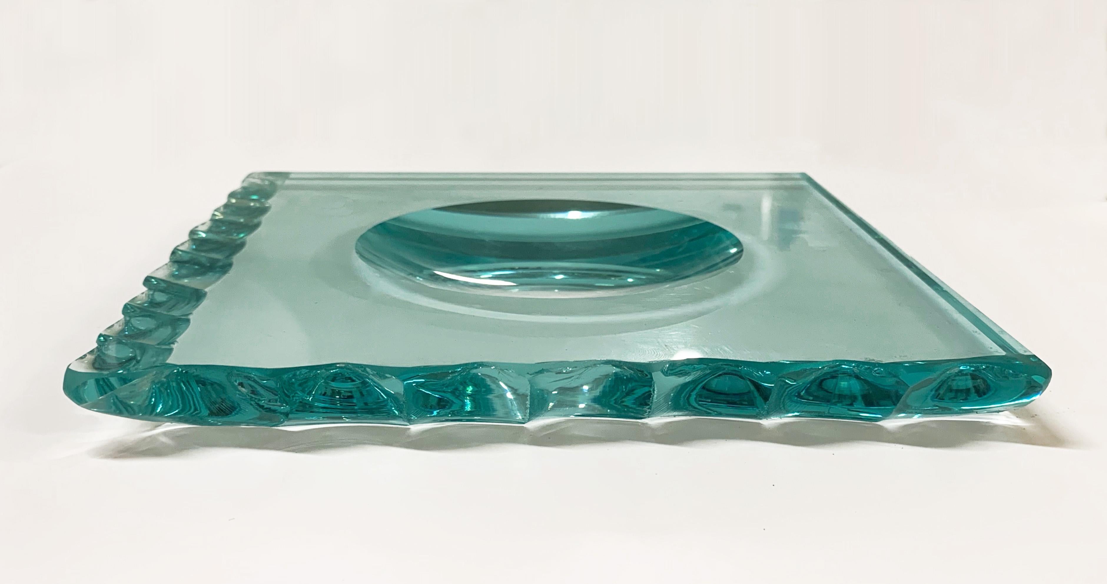 Midcentury Pietro Chiesa Carved Crystal Glass Italian Ashtray for Fontana Arte For Sale 2