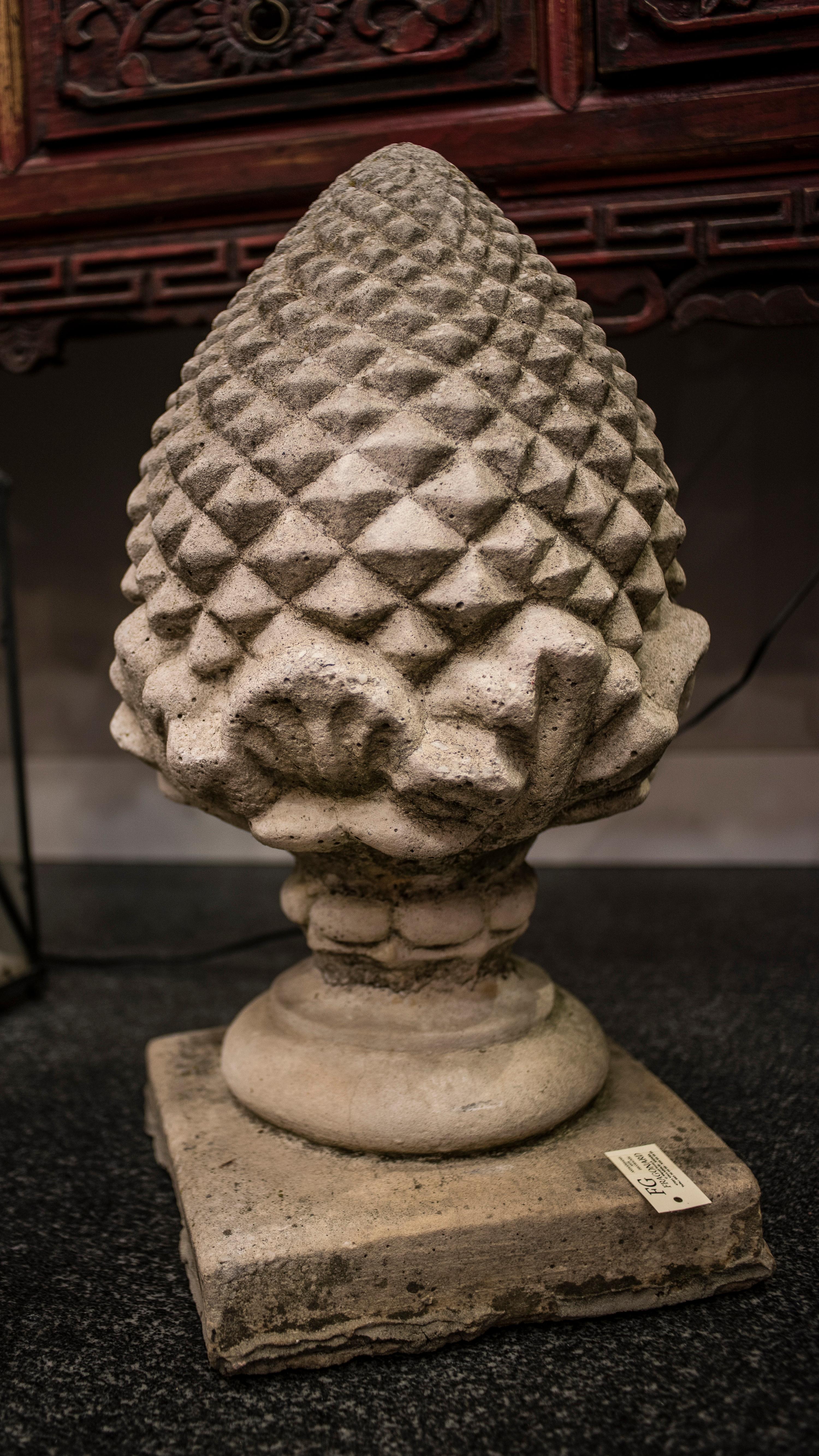 Stunning pineapple stone Italian sculpture, midcentury, circa 1970. It comes from a stunning house in Milan Italy, belonged to a private collection.
Is a beautiful piece to use as a garden ornaments or even in the interior as a top of a ladder or