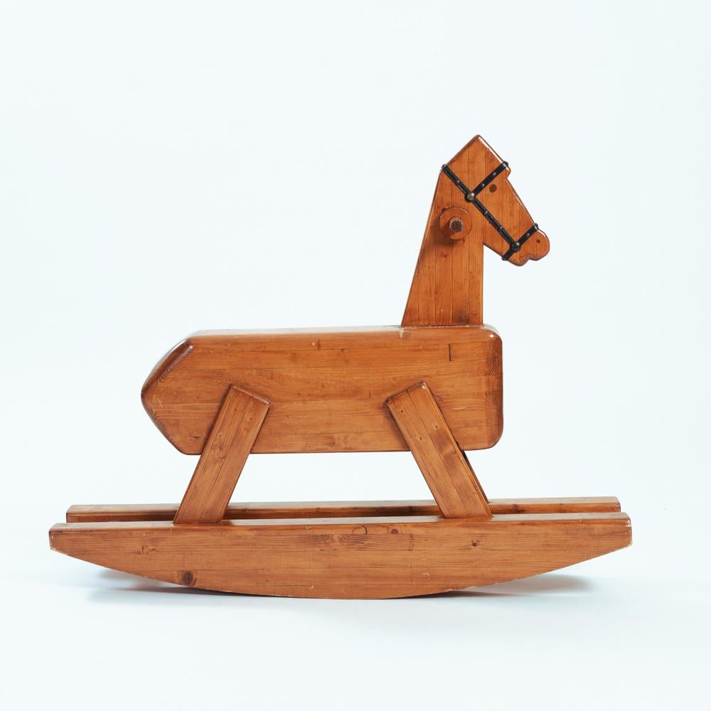 Midcentury pinewood rocking horse, 1970s In Good Condition For Sale In Zevenaar, NL