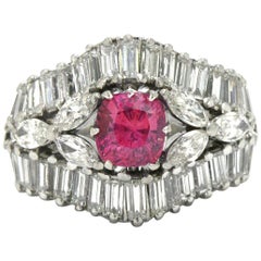 Bague de cocktail du milieu du siècle en saphir rose et diamant avec anneau en forme de cigare 