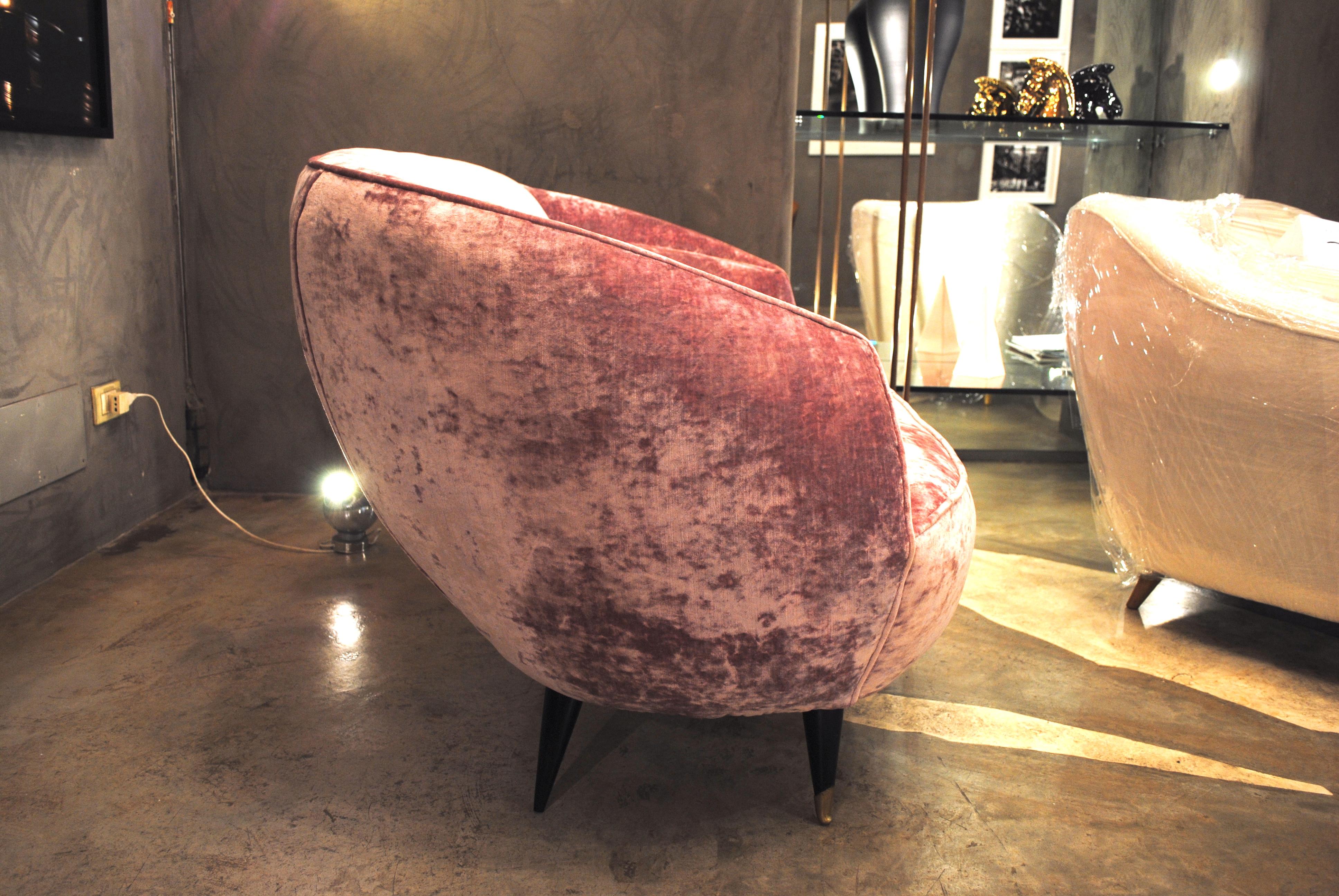 Midcentury Pink Velvet Italian Sofa in the Style of Giulia Veronesi, 1950s 5