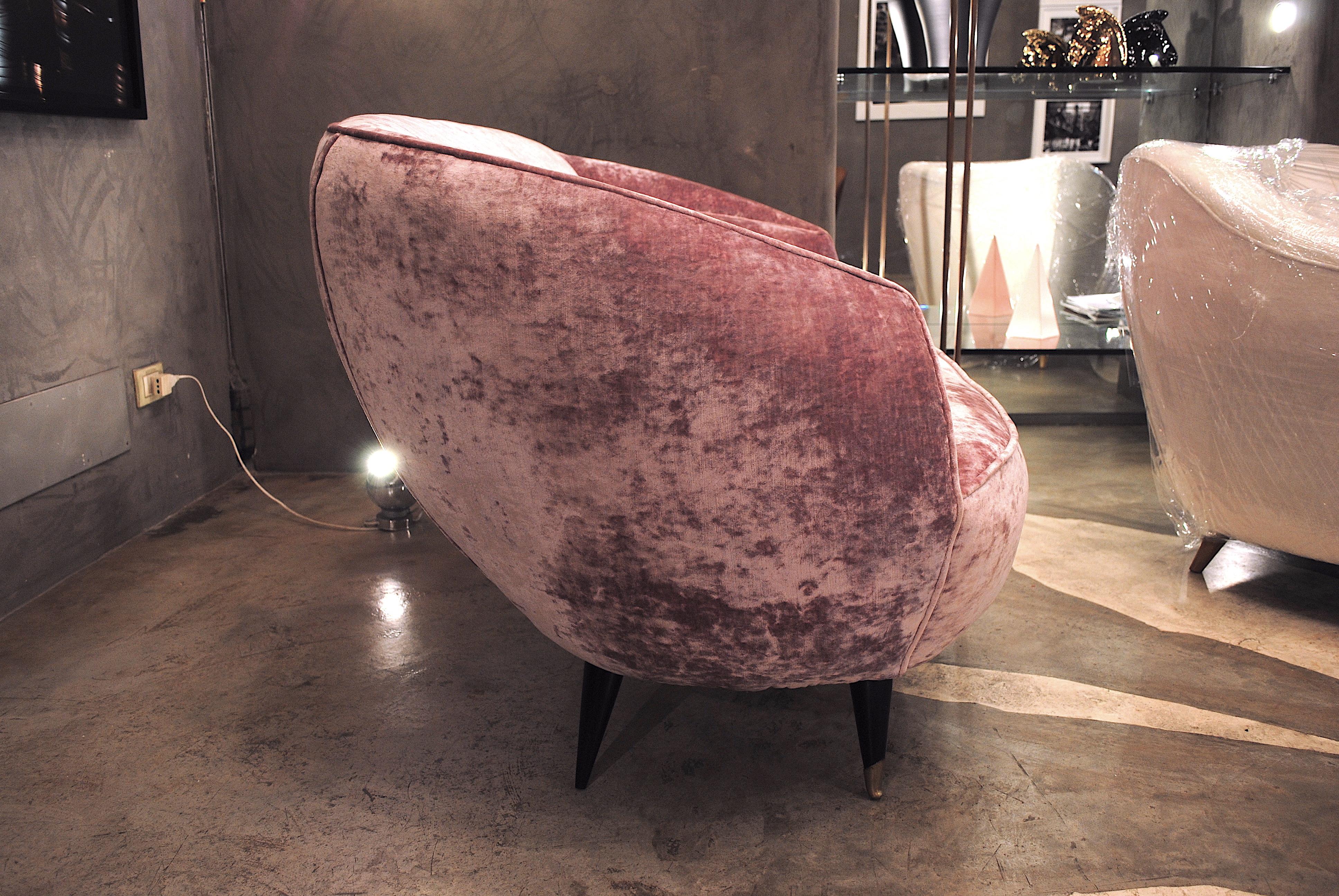 Midcentury Pink Velvet Italian Sofa in the Style of Giulia Veronesi, 1950s 6