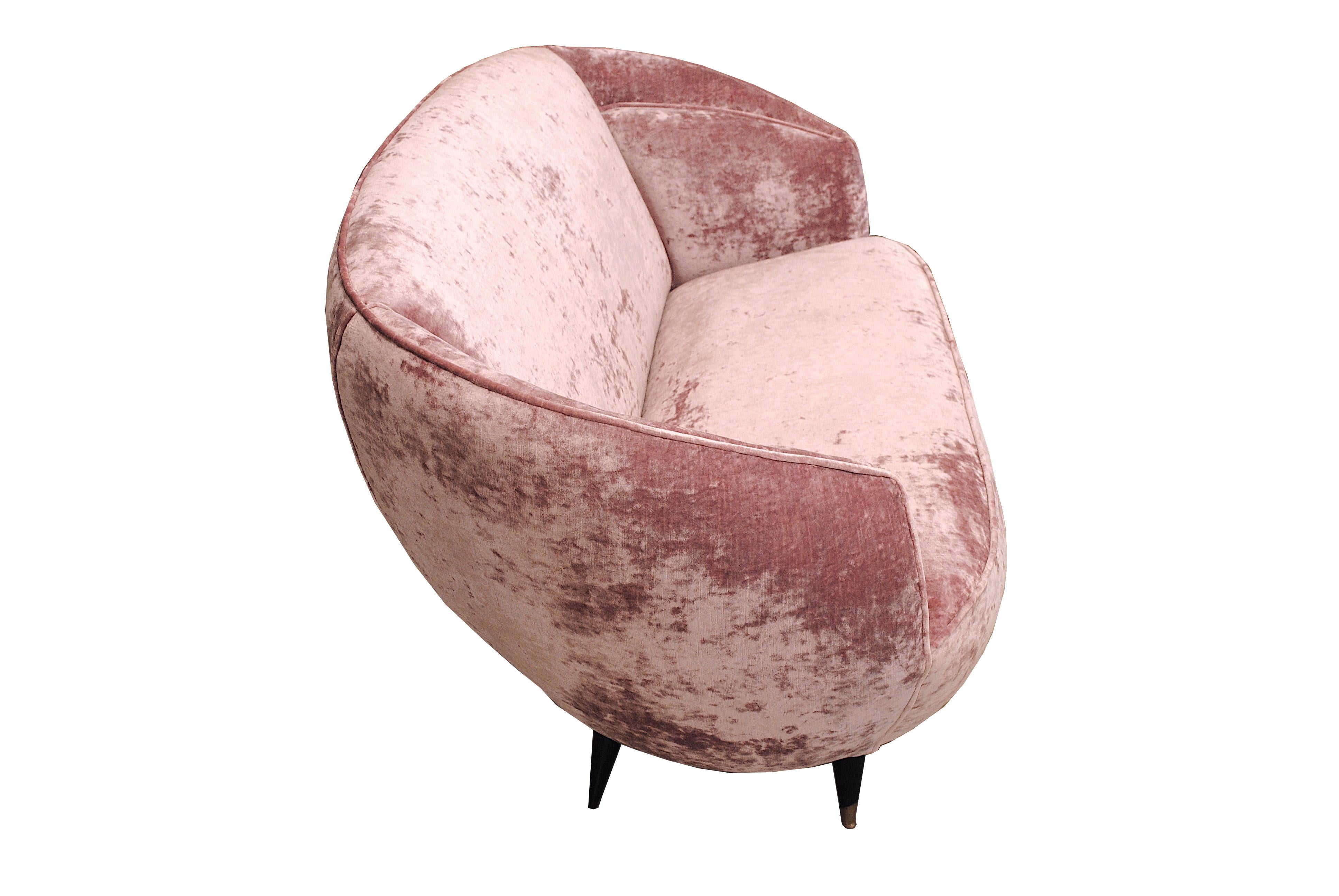 Midcentury Pink Velvet Italian Sofa in the Style of Giulia Veronesi, 1950s 3