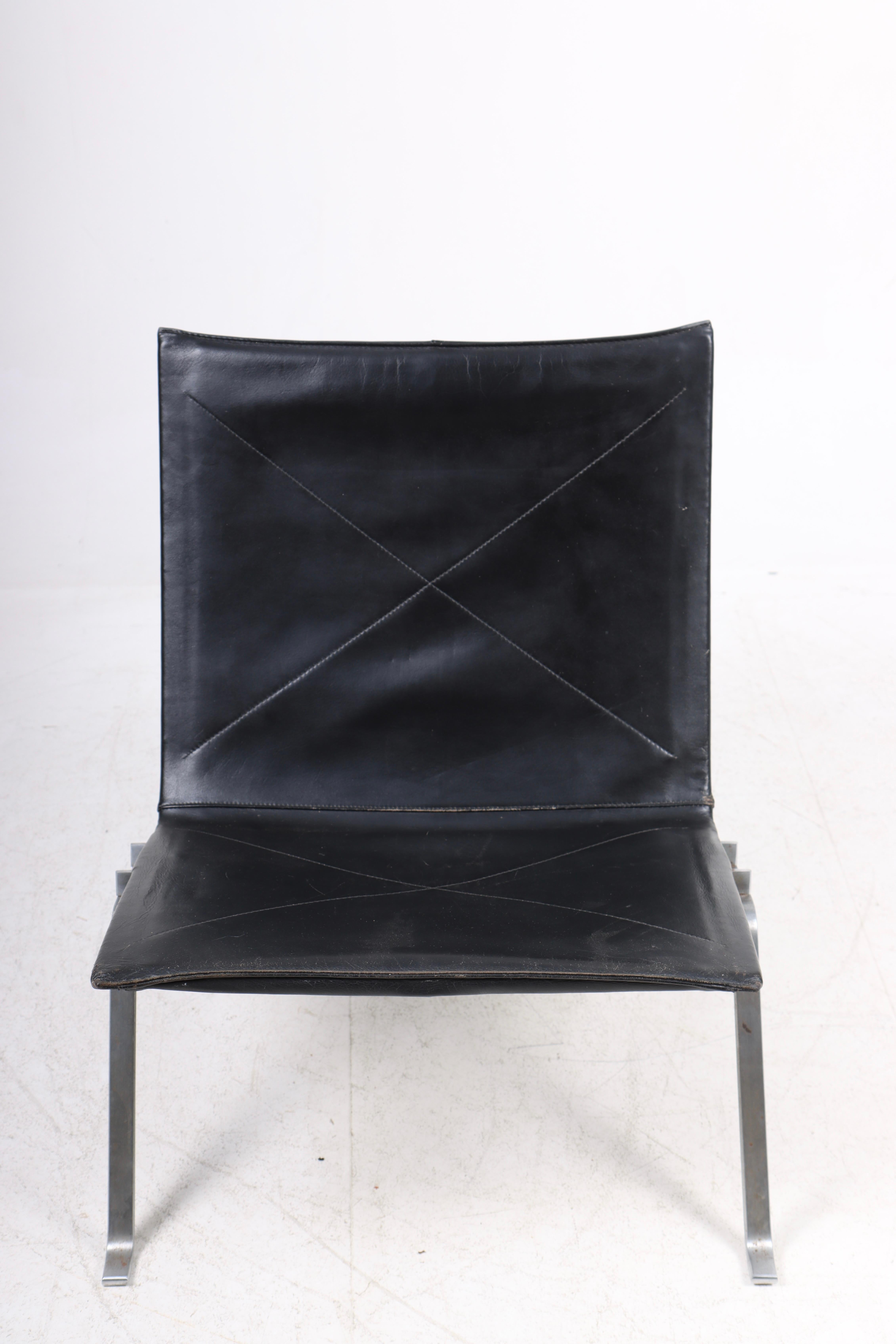 Scandinave moderne Chaise longue en cuir patiné 