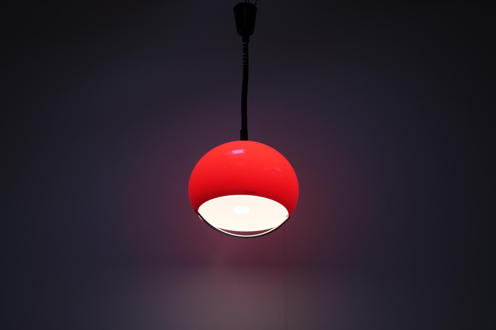 Pendentif design du milieu du siècle par Meblo, Harvey Guzzini, Italie, années 1970 en vente 3