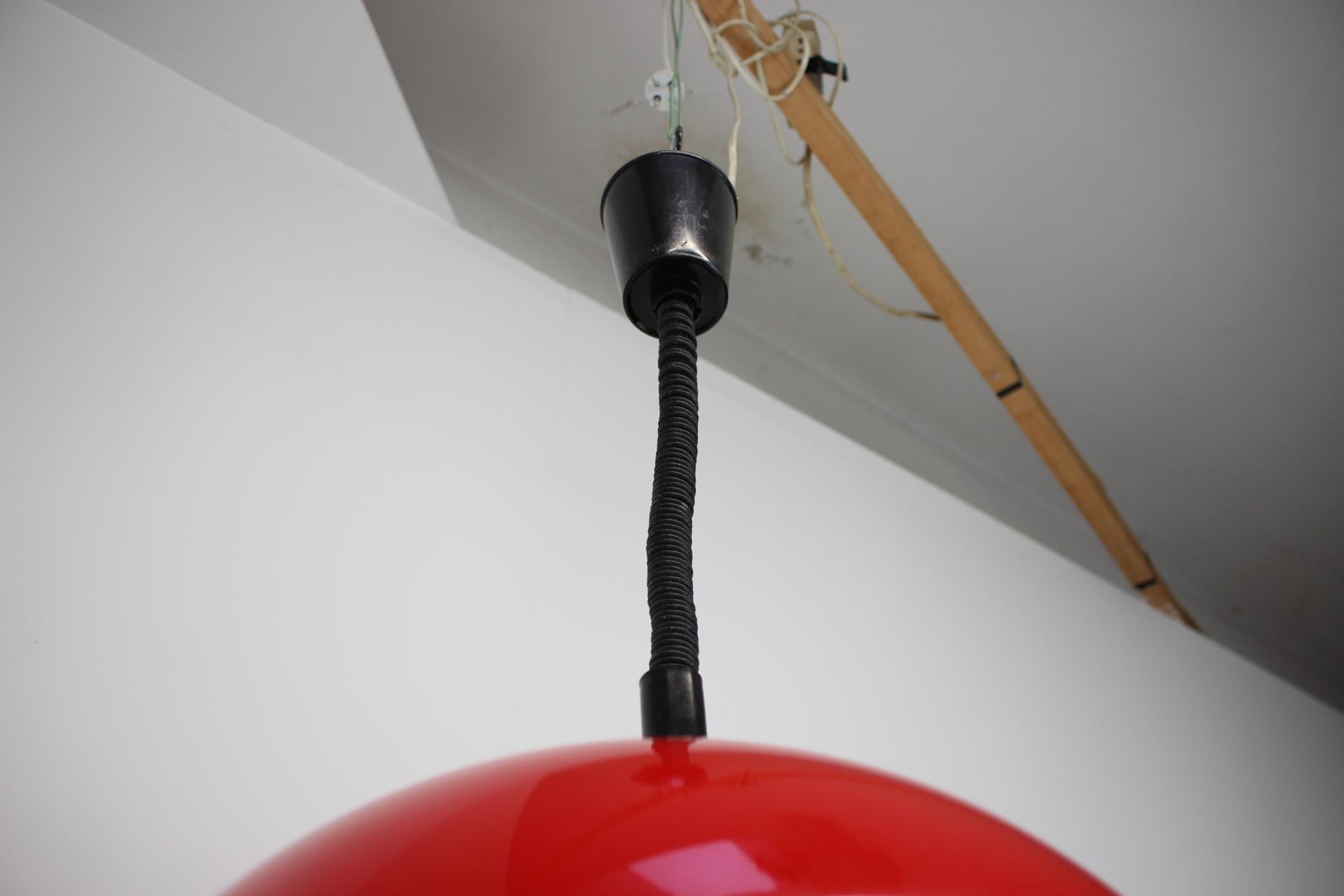 Fin du 20e siècle Pendentif design du milieu du siècle par Meblo, Harvey Guzzini, Italie, années 1970 en vente
