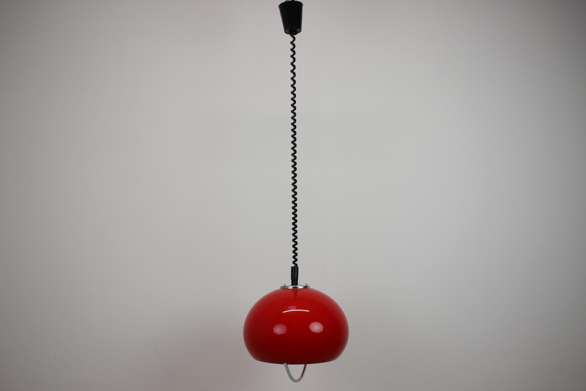 Pendentif design du milieu du siècle par Meblo, Harvey Guzzini, Italie, années 1970 en vente 1