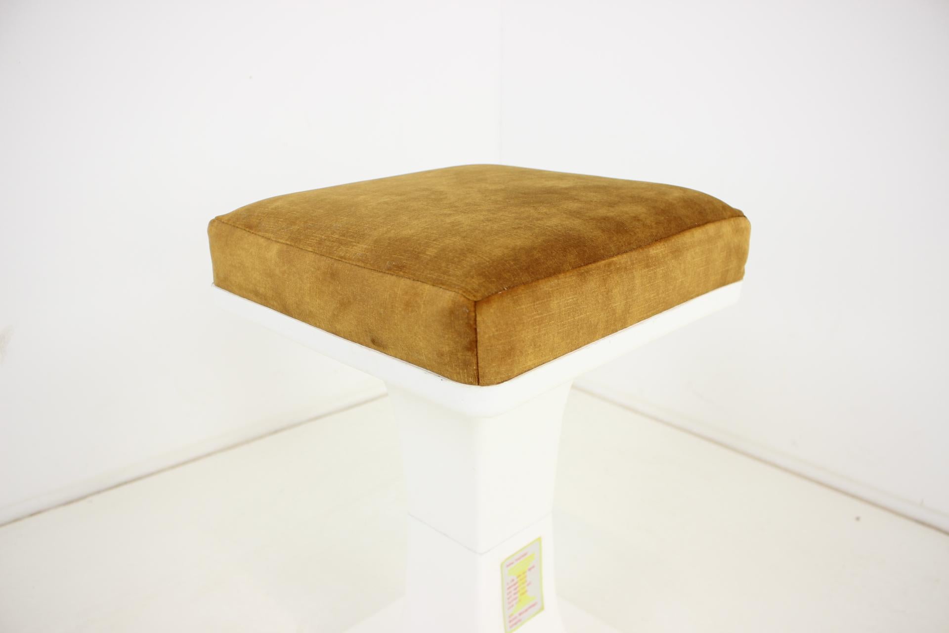 Mid-Century Plastic Stool or Footstool, 1970, Hungary In Good Condition For Sale In Praha, CZ