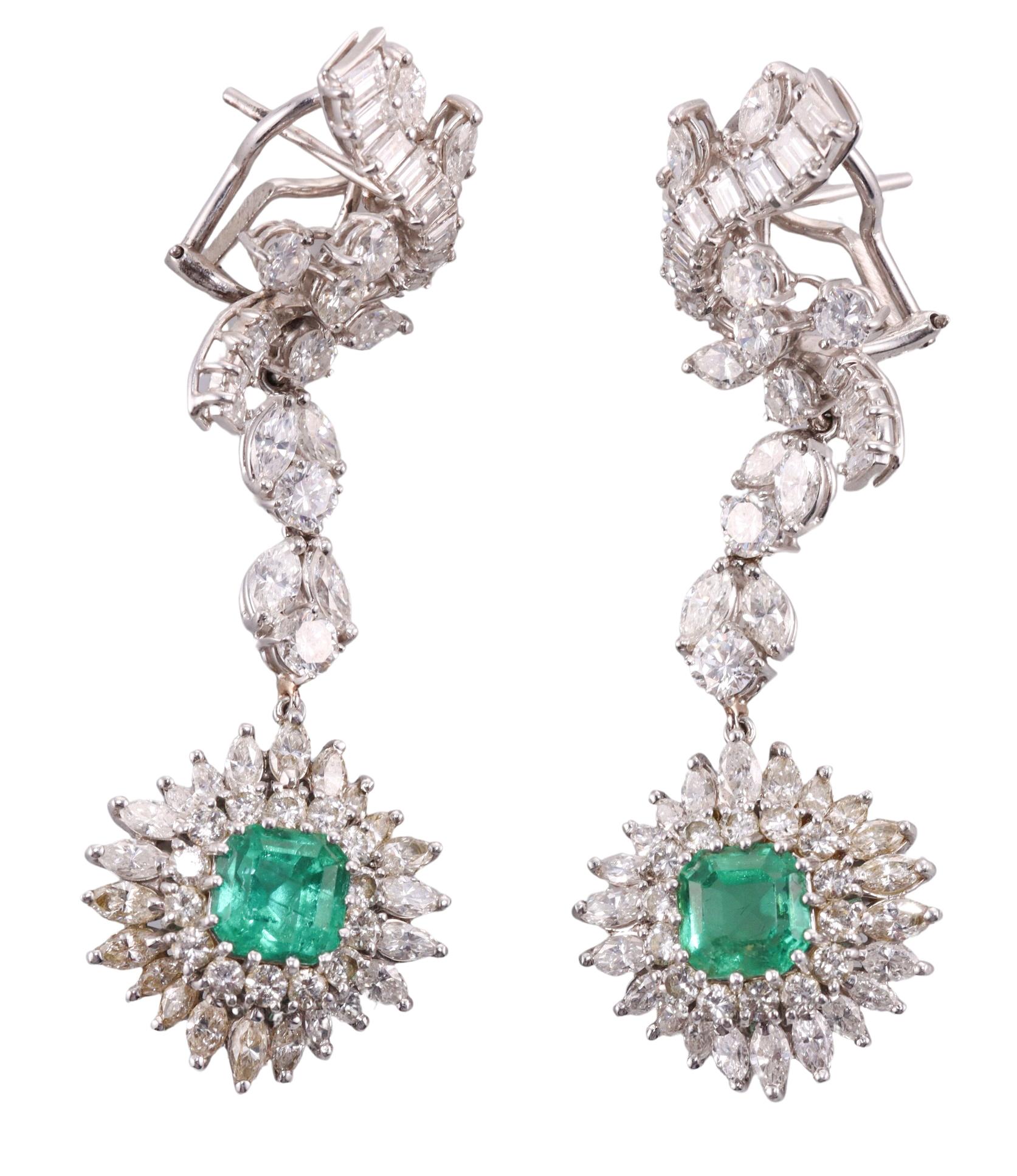 Midcentury Platinum Diamond Emerald Night & Day Earrings In Excellent Condition For Sale In New York, NY