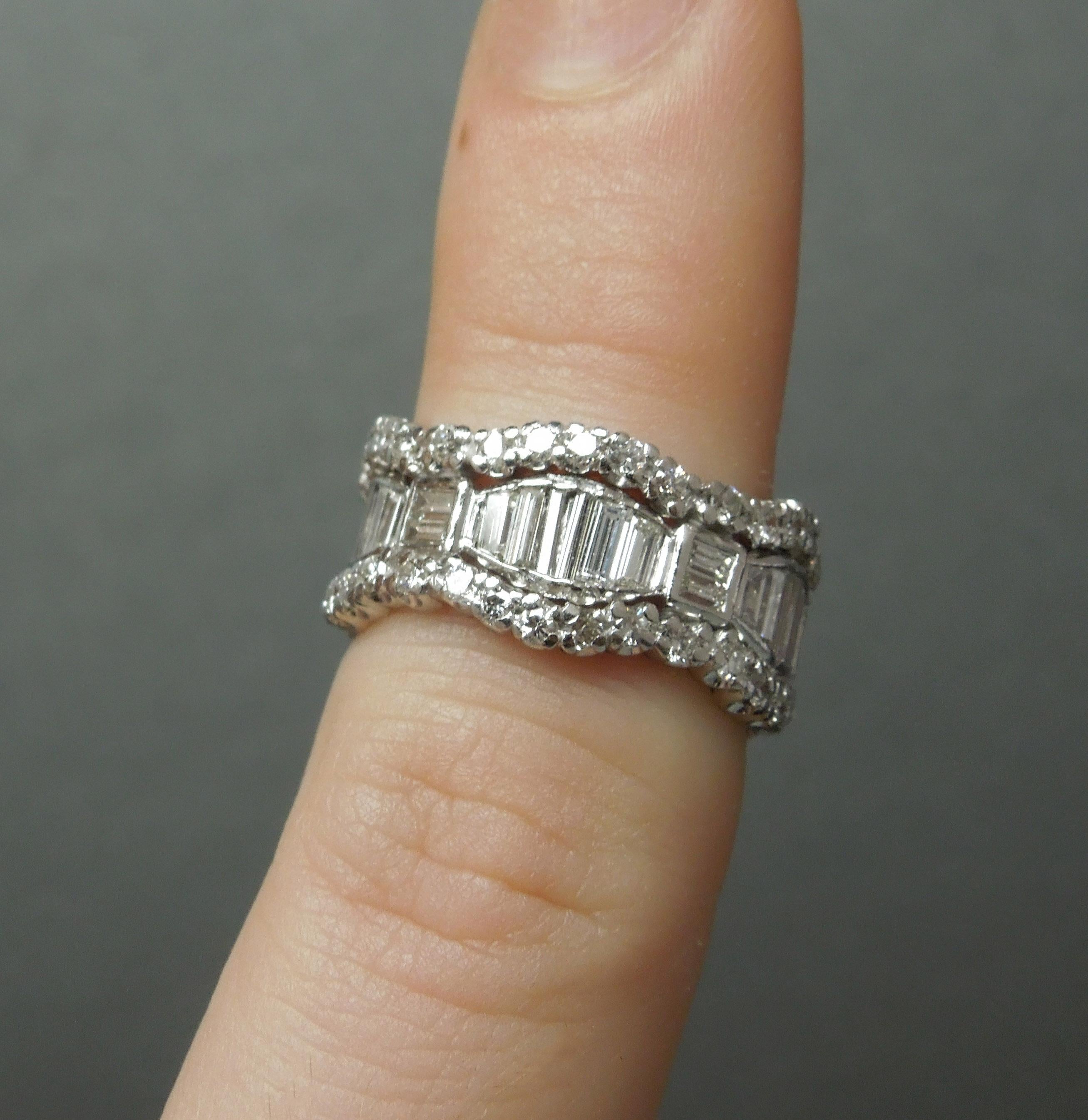 Midcentury Platinum Diamond Eternity Band In Excellent Condition For Sale In METAIRIE, LA