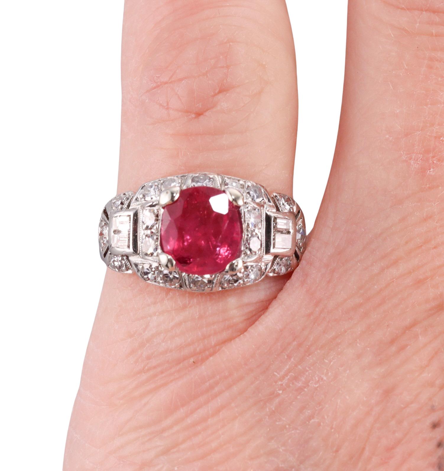 Platin-Rubin-Diamant-Ring aus der Jahrhundertmitte Damen im Angebot