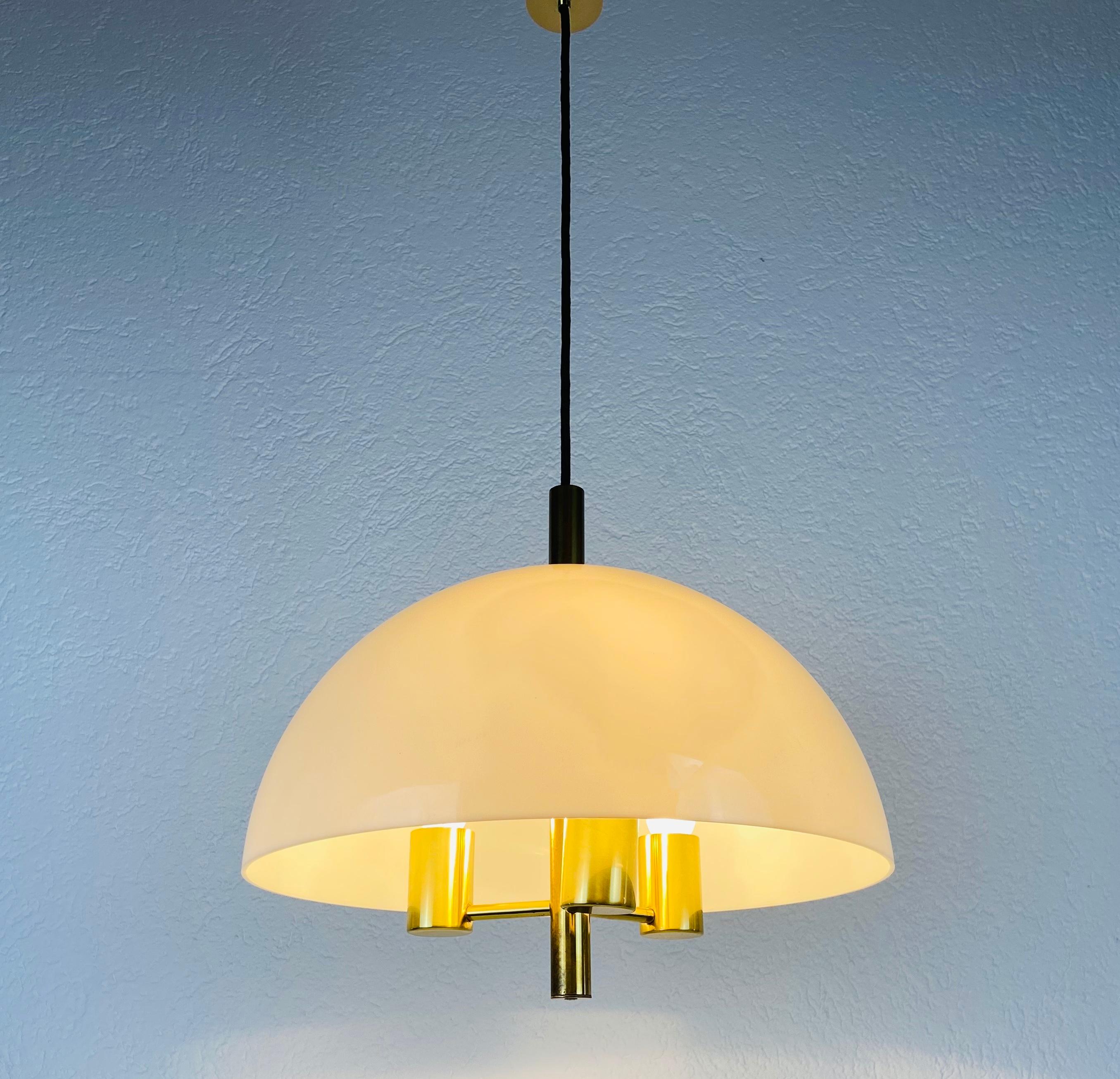 Midcentury Plexiglass Pendant Lamp, 1960s For Sale 4