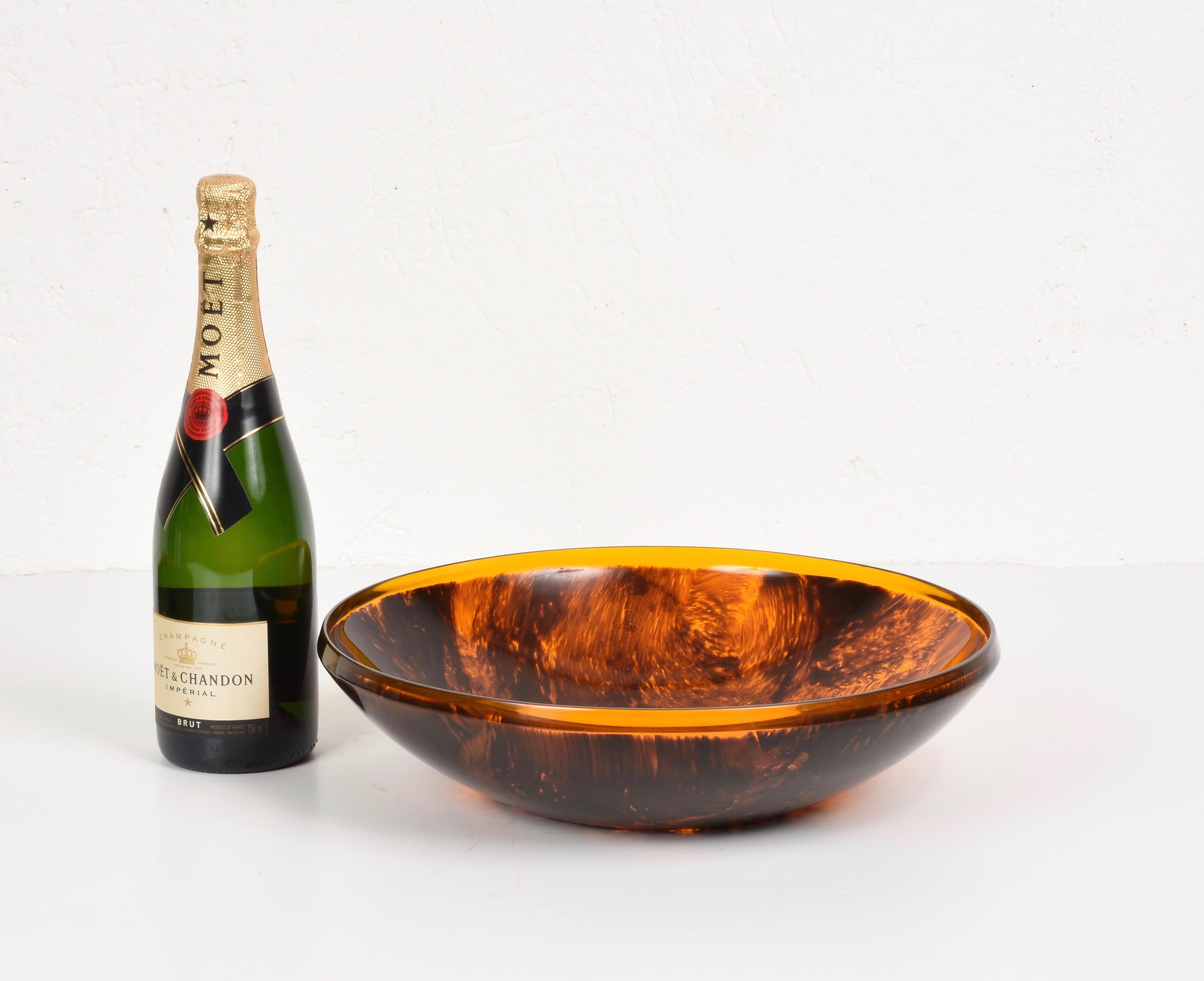 Midcentury Plexiglass with Tortoiseshell Effect Italian Round Centerpiece 1970s For Sale 9