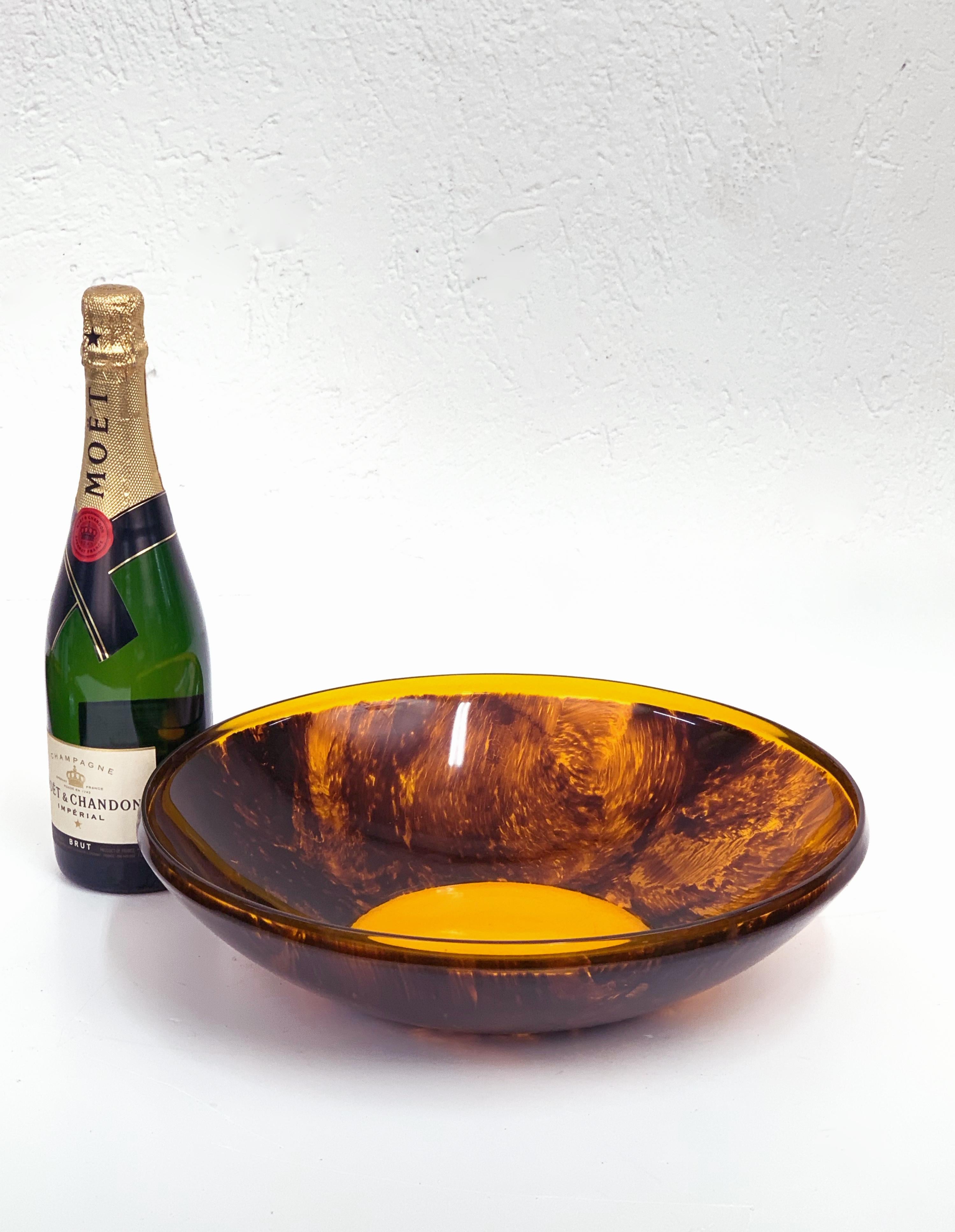 Midcentury Plexiglass with Tortoiseshell Effect Italian Round Centerpiece 1970s For Sale 10