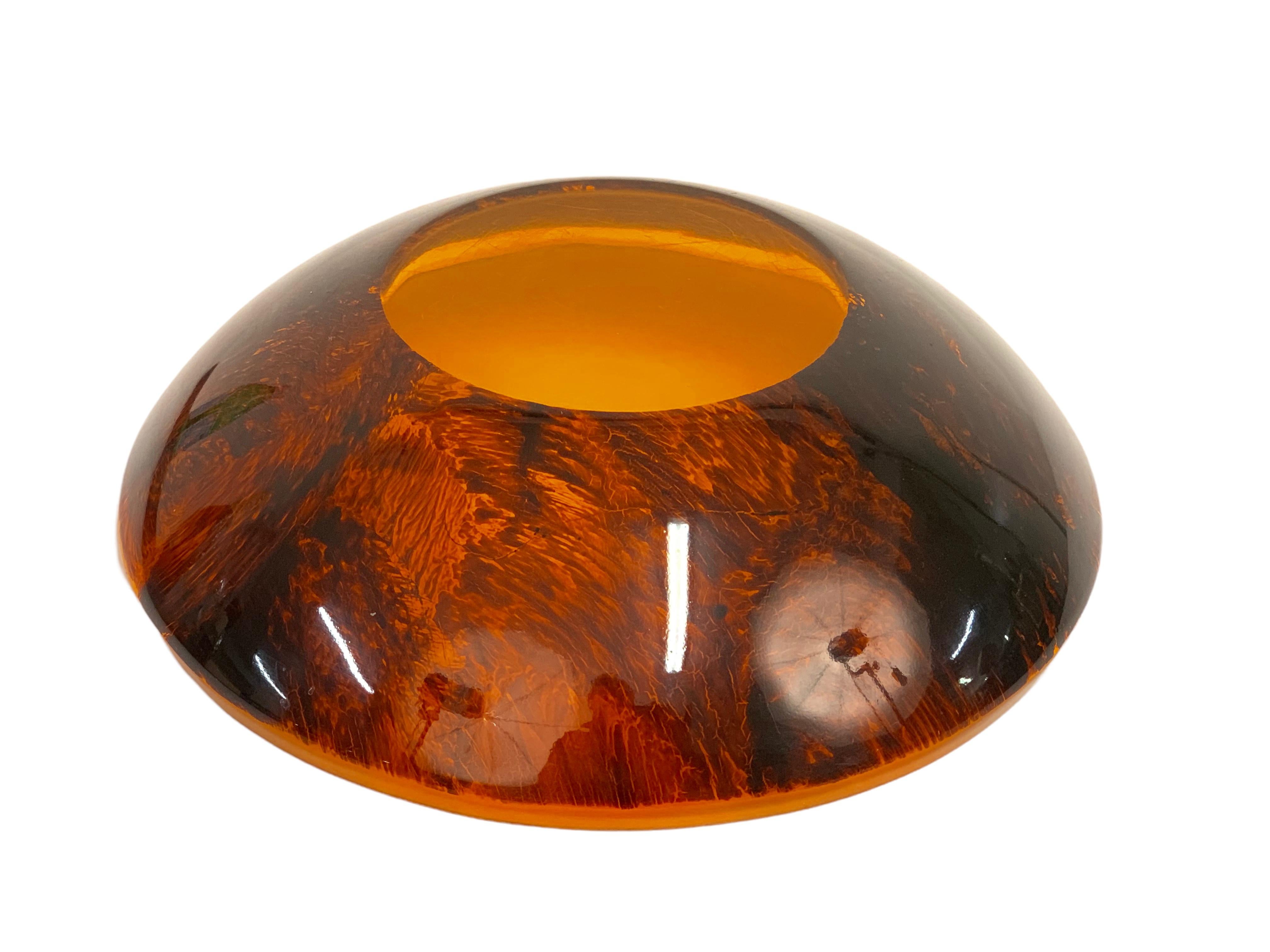 Midcentury Plexiglass with Tortoiseshell Effect Italian Round Centerpiece 1970s For Sale 1