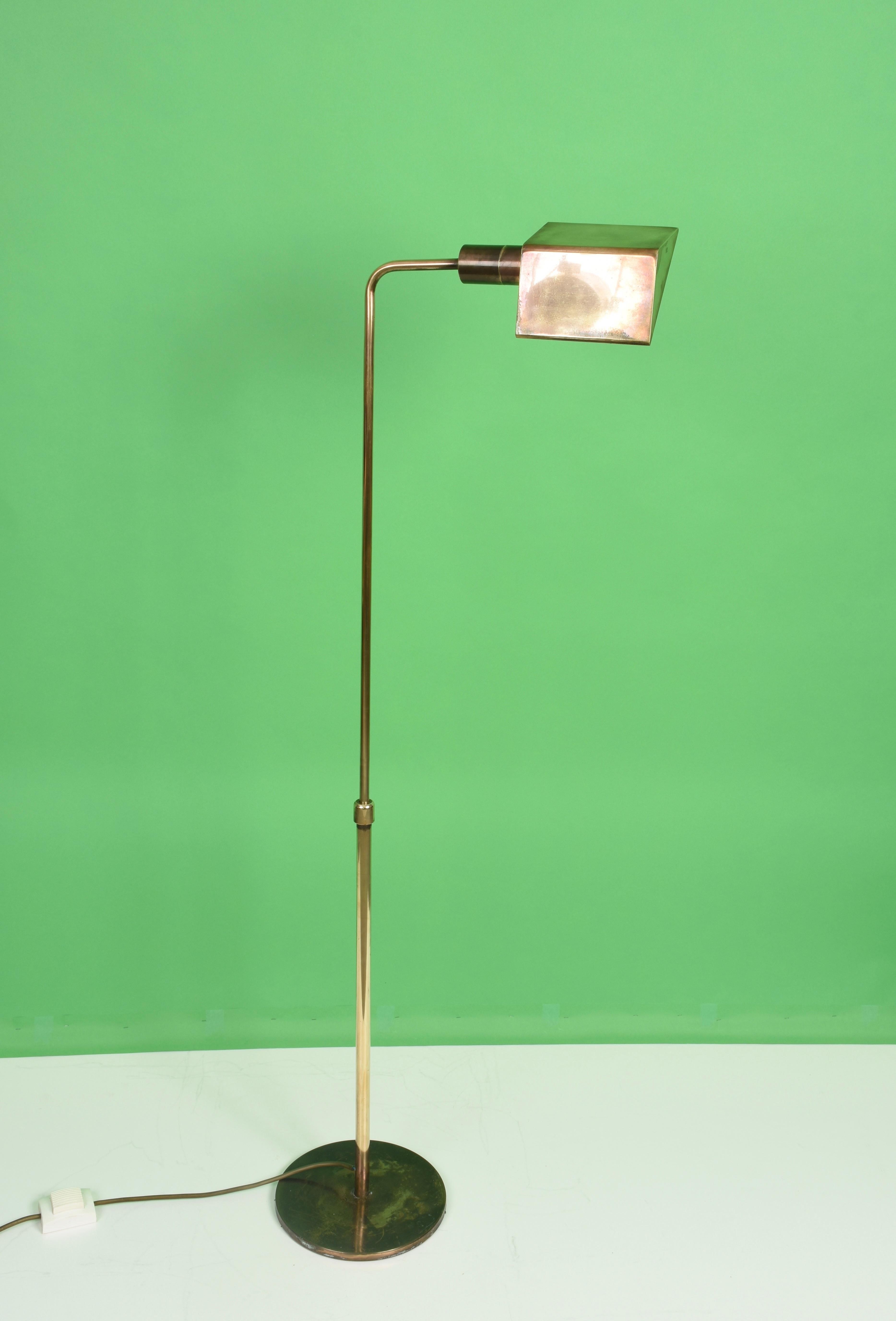 Midcentury Polished Brass Adjustable Italian Reading Floor Lamp, 1960s 4