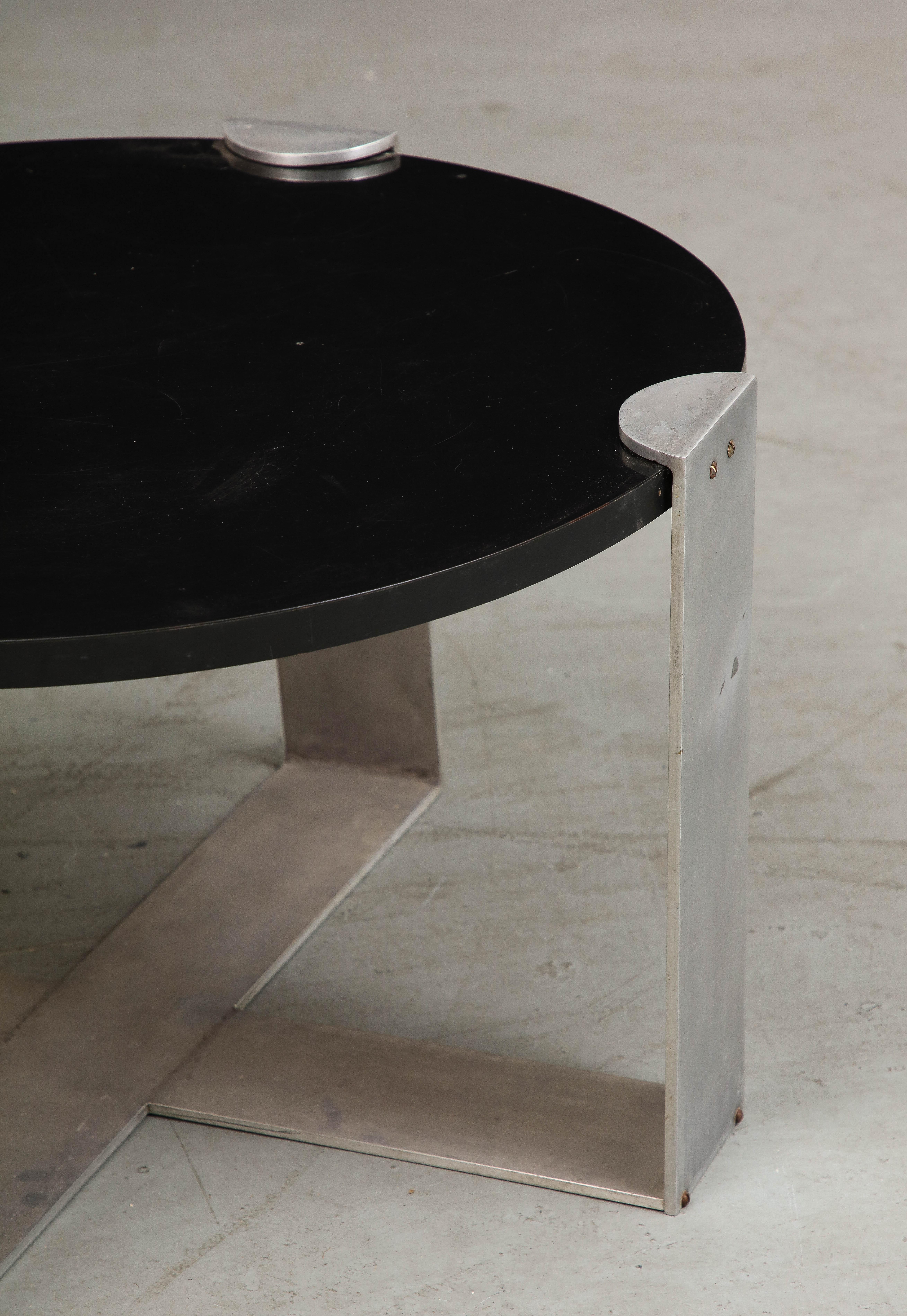 Table basse en bois et acier poli du milieu du siècle dernier, vers 1950 en vente 2