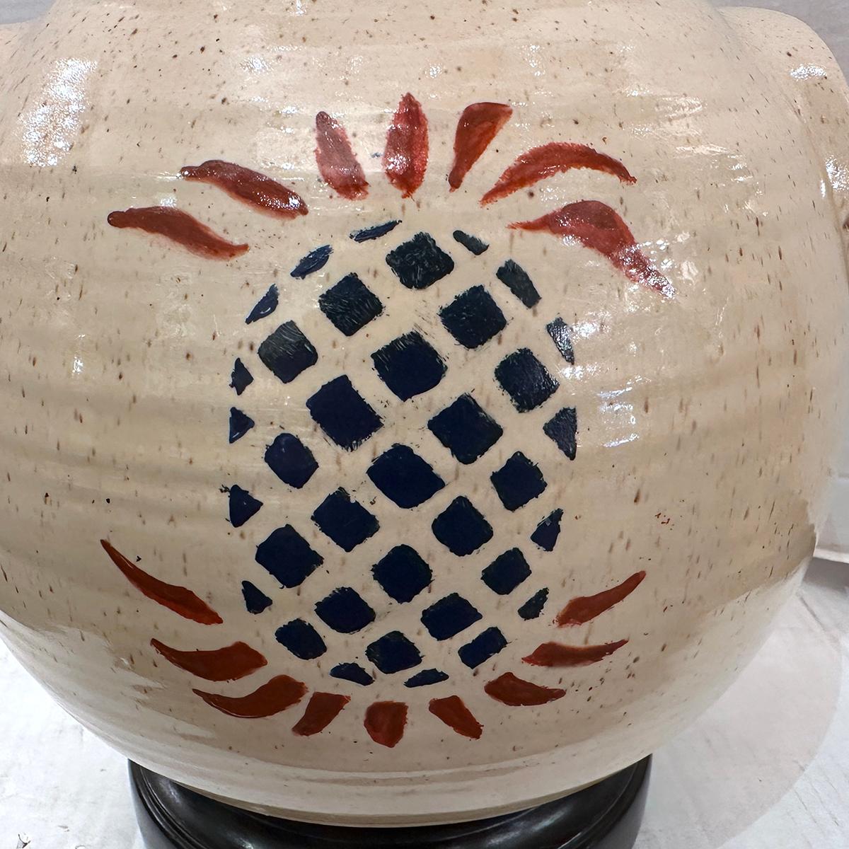 Lámpara de porcelana de mediados de siglo en Bueno estado para la venta en New York, NY